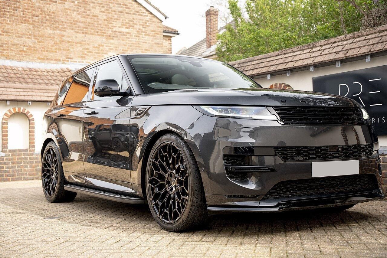 LAND ROVER RANGE ROVER SPORT ESTATE 3.0 P400 Autobiography 5dr Auto for sale UK - Slide 6