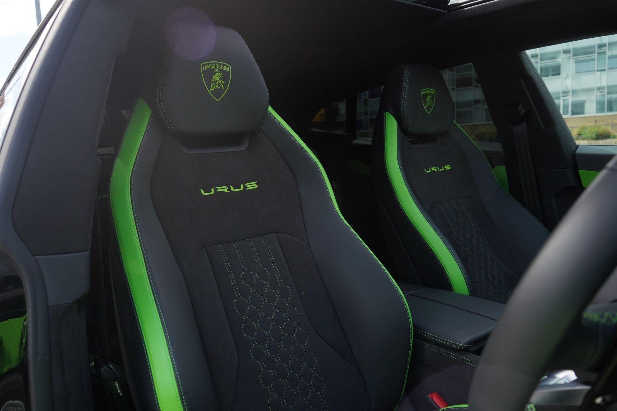 LAMBORGHINI URUS ESTATE 4.0T FSI V8 S 5dr Auto for sale UK - Slide 3