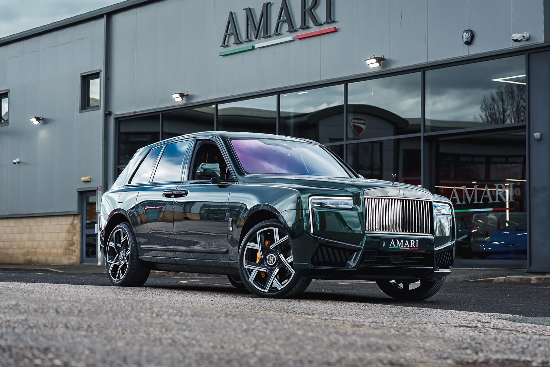 ROLLS-ROYCE CULLINAN ESTATE II Black Badge 5dr Auto for sale UK - Slide 9