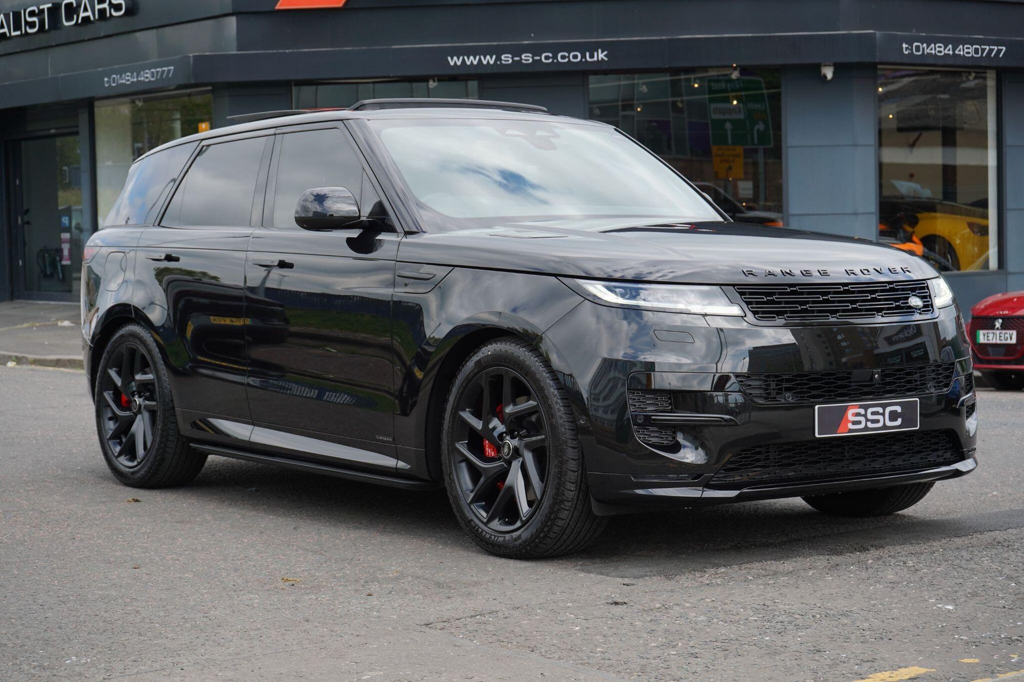 LAND ROVER RANGE ROVER SPORT DIESEL ESTATE 3.0 D350 Autobiography 5dr Auto for sale UK - Slide 5