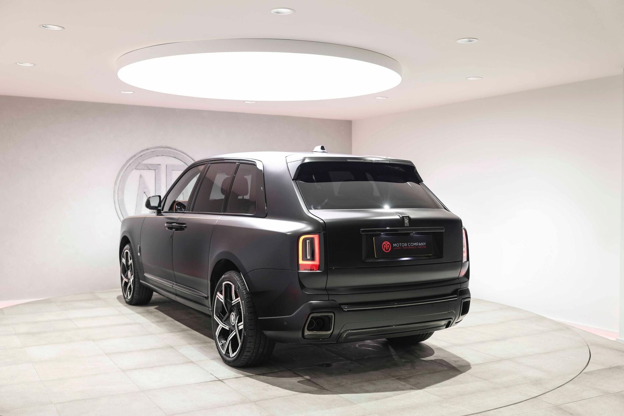 ROLLS-ROYCE CULLINAN ESTATE II Black Badge 5dr Auto for sale UK - Slide 10