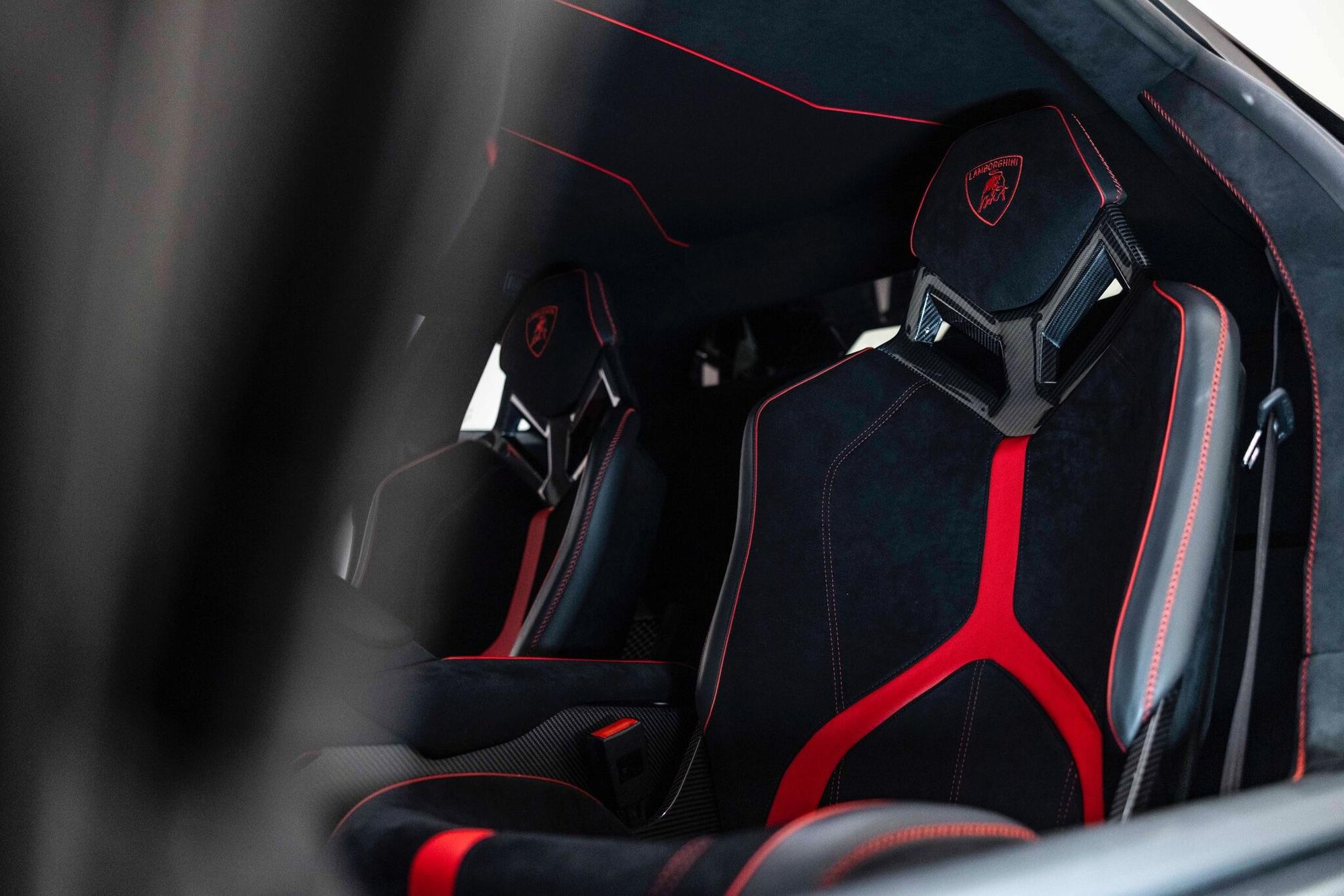 LAMBORGHINI AVENTADOR COUPE SPECIAL EDITION LP 770-4 SVJ 2dr ISR for sale UK - Slide 4