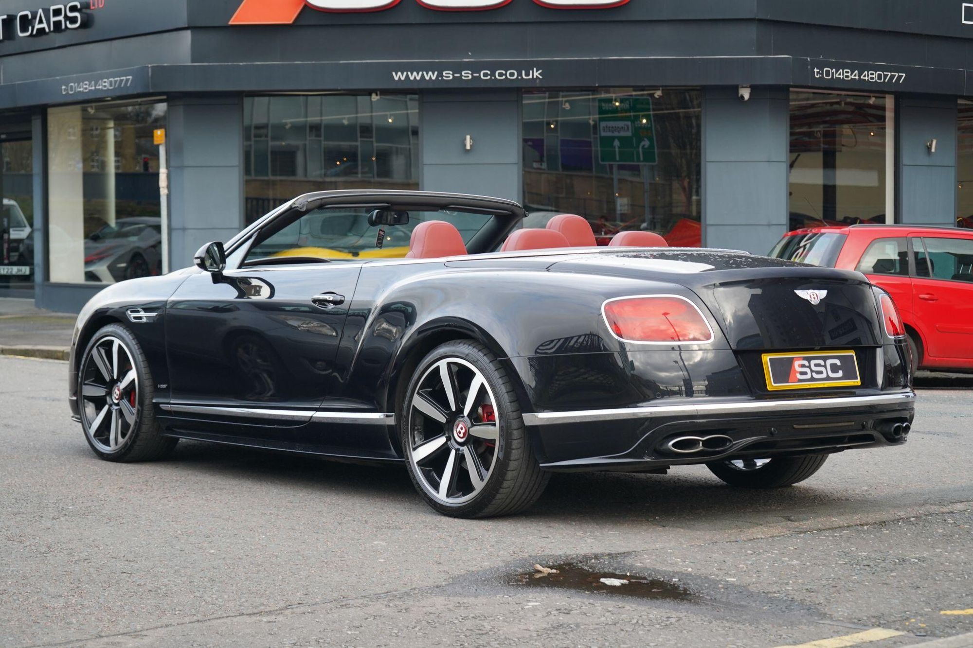 BENTLEY CONTINENTAL GTC CONVERTIBLE 4.0 V8 S 2dr Auto for sale UK - Slide 9