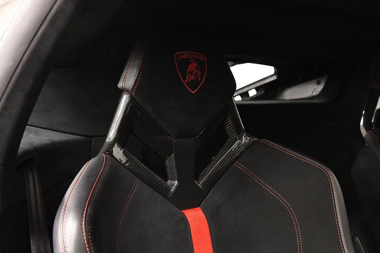 LAMBORGHINI HURACAN COUPE LP 640-4 Performante 2dr LDF for sale UK - Slide 9