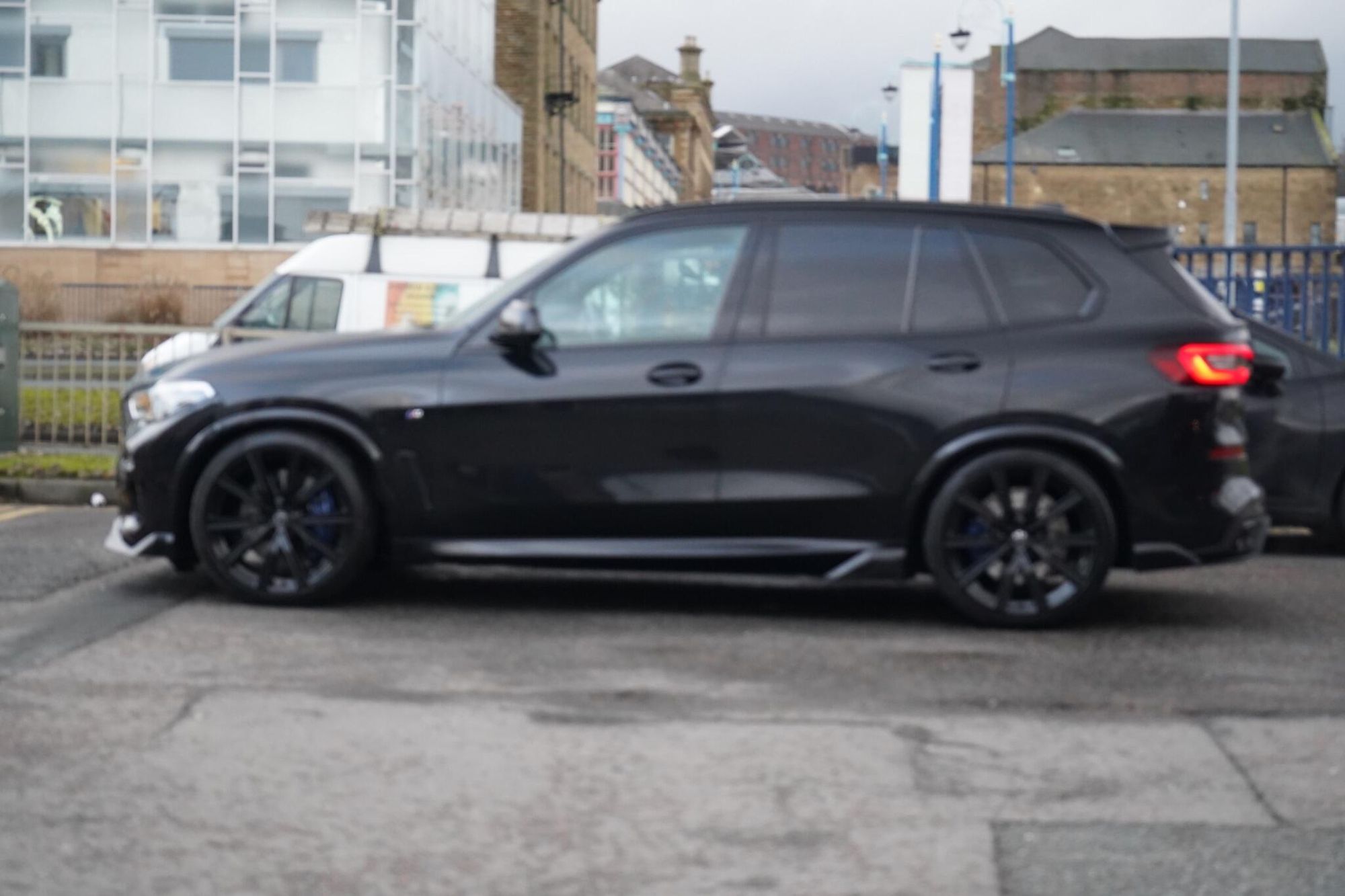 BMW X5 DIESEL ESTATE xDrive40d MHT M Sport 5dr Auto for sale UK - Slide 9