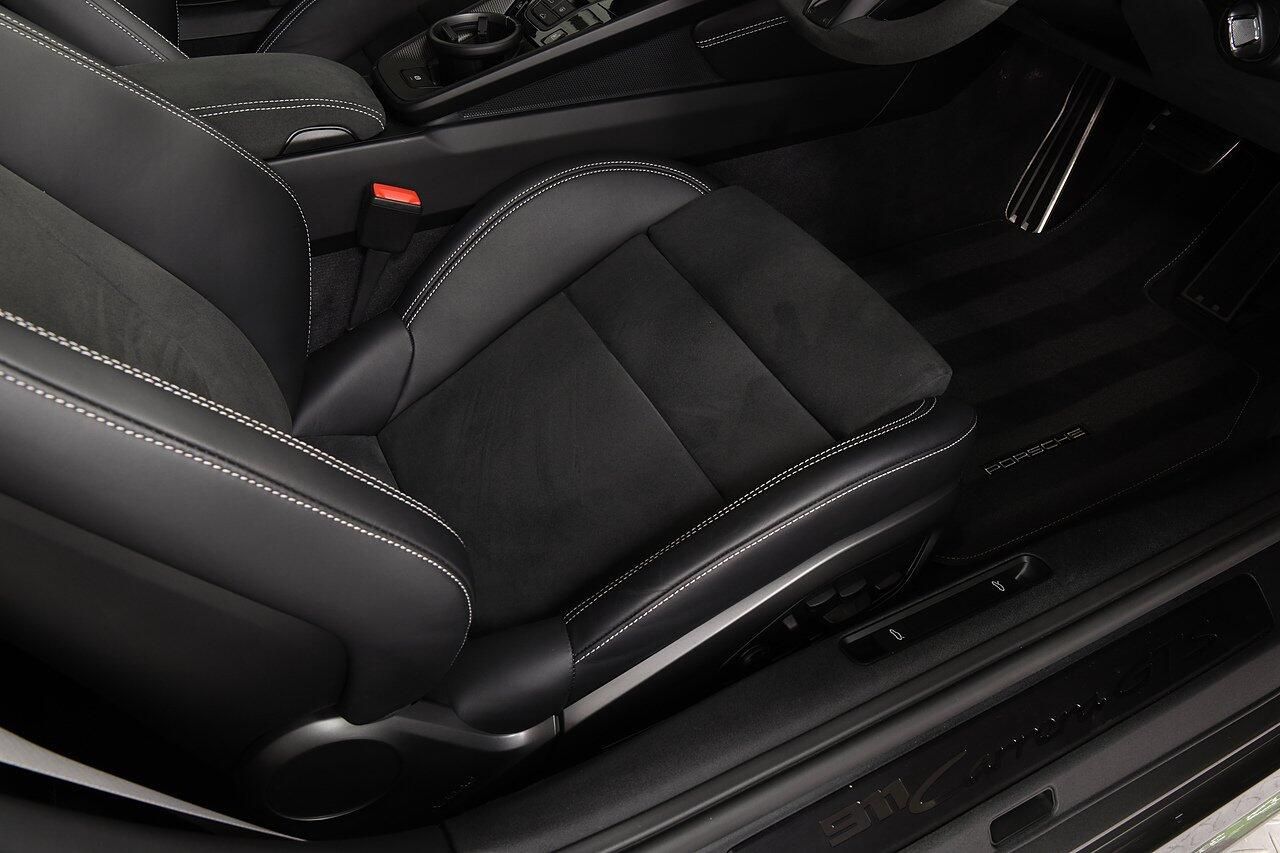 PORSCHE 911 [992] CARRERA COUPE GTS 2dr PDK for sale UK - Slide 9