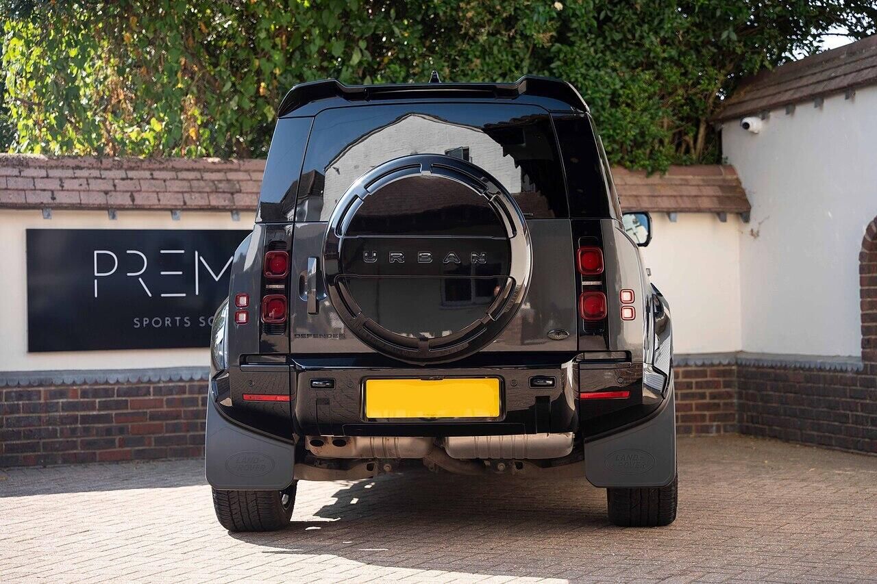 LAND ROVER DEFENDER DIESEL ESTATE 3.0 D250 X-Dynamic SE 110 5dr Auto for sale UK - Slide 5