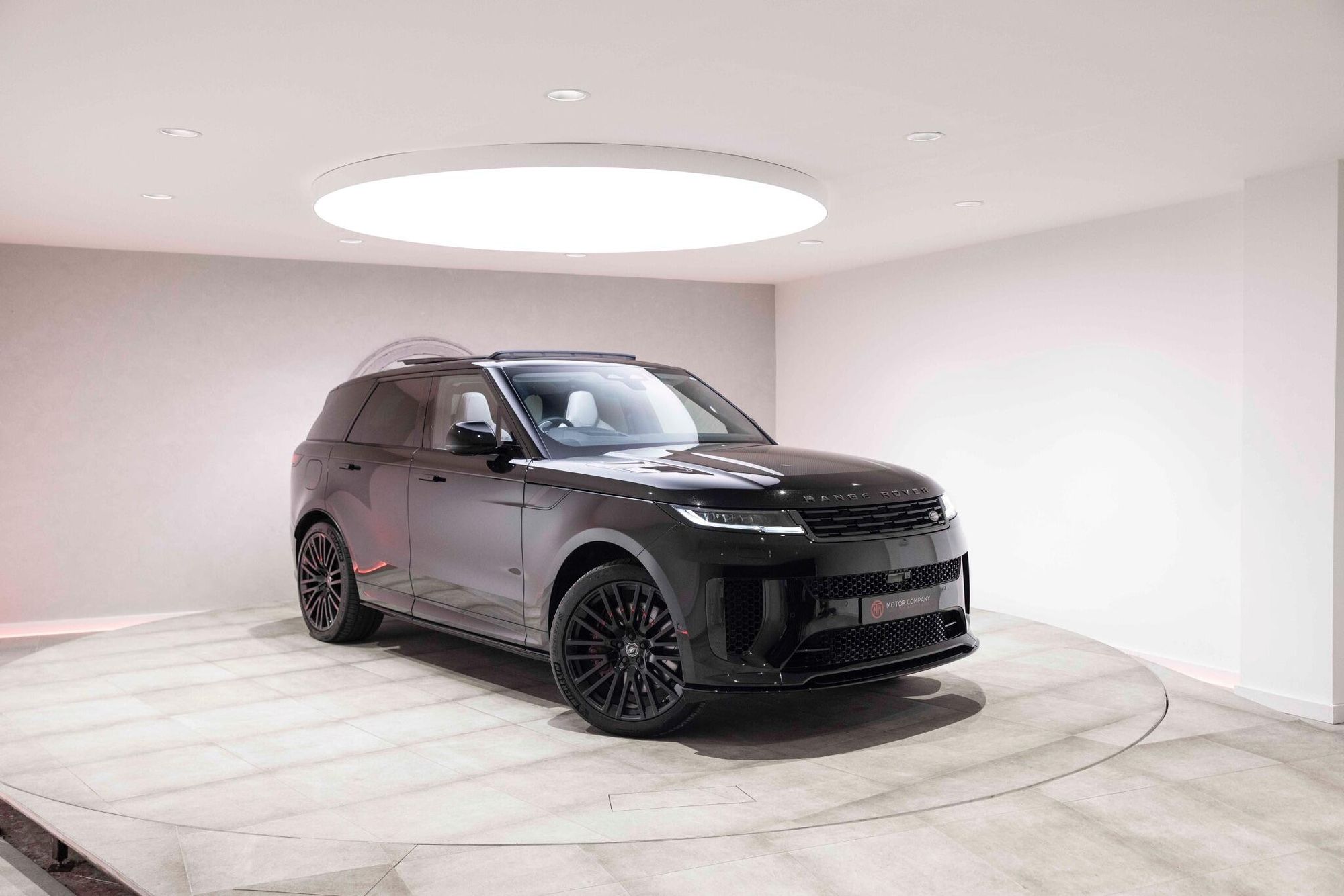 LAND ROVER RANGE ROVER SPORT ESTATE SPECIAL EDITIONS 4.4 P635 V8 SV Edition One 5dr Auto [Gloss] for sale UK - Slide 2