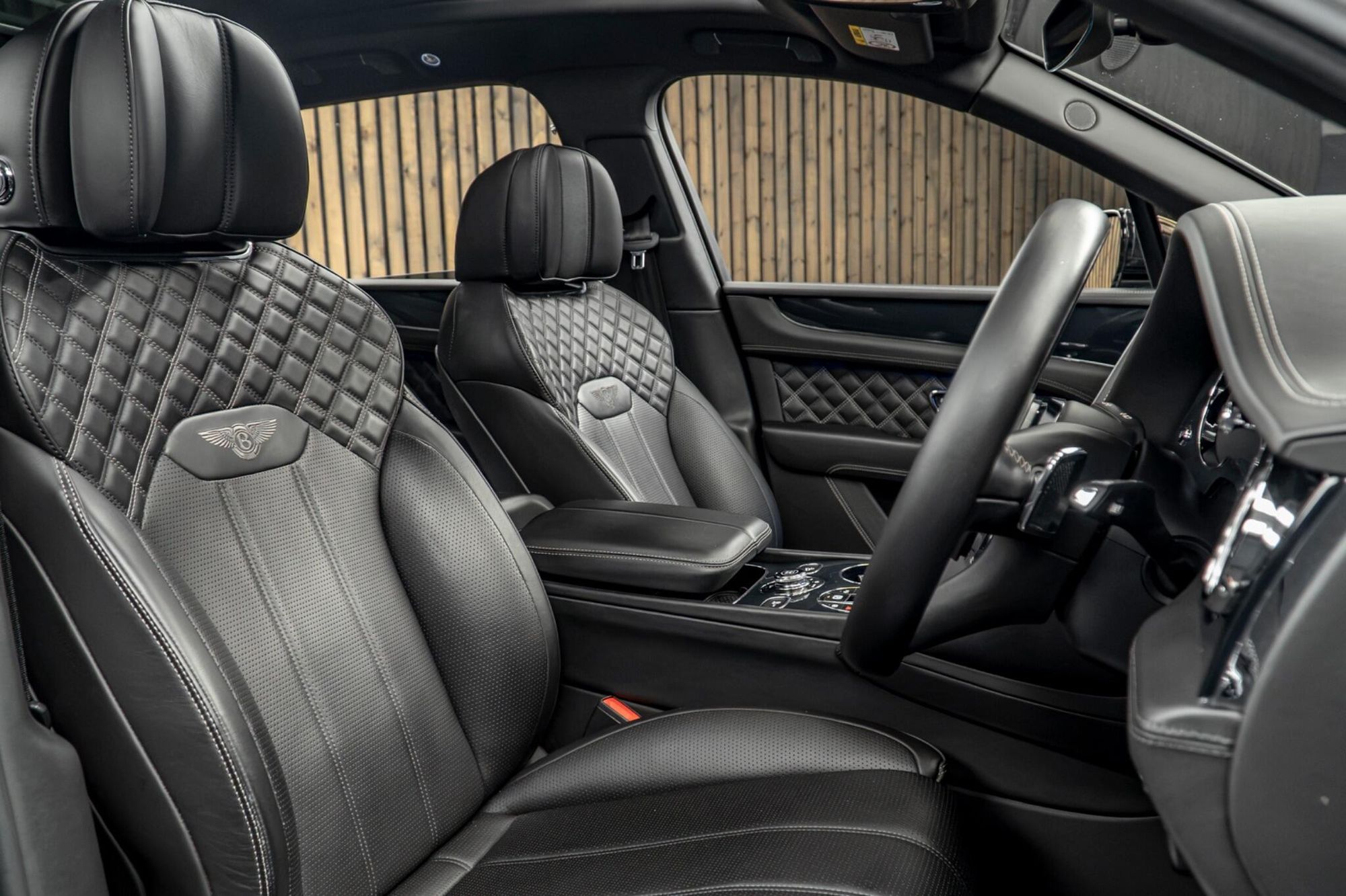 BENTLEY BENTAYGA ESTATE 4.0 V8 5dr Auto for sale UK - Slide 2