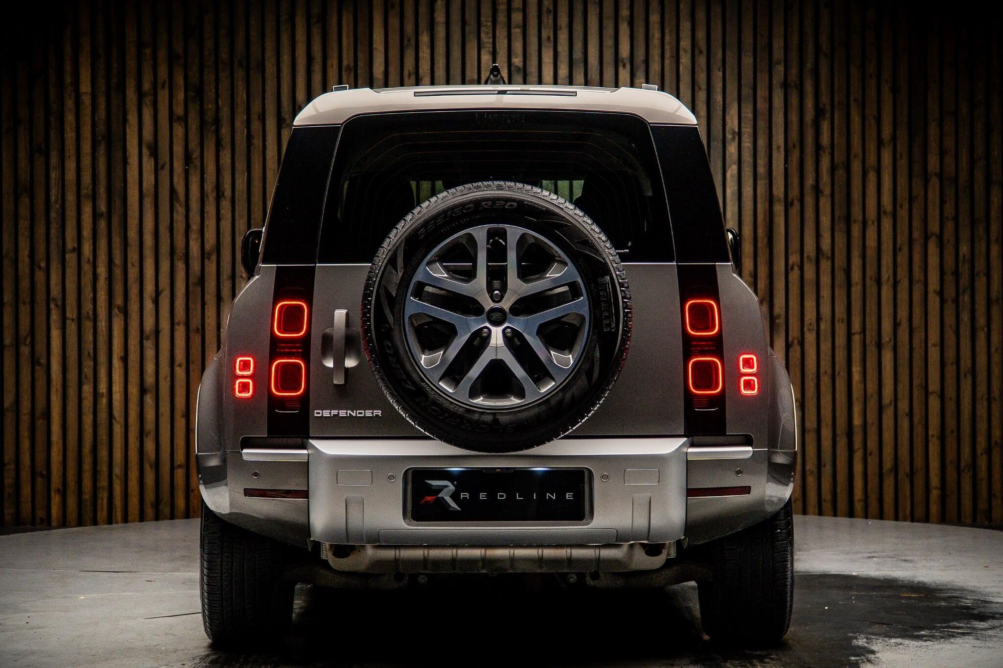 LAND ROVER DEFENDER ESTATE SPECIAL EDITIONS 2.0 P400e XS Edition 110 5dr Auto for sale UK - Slide 6