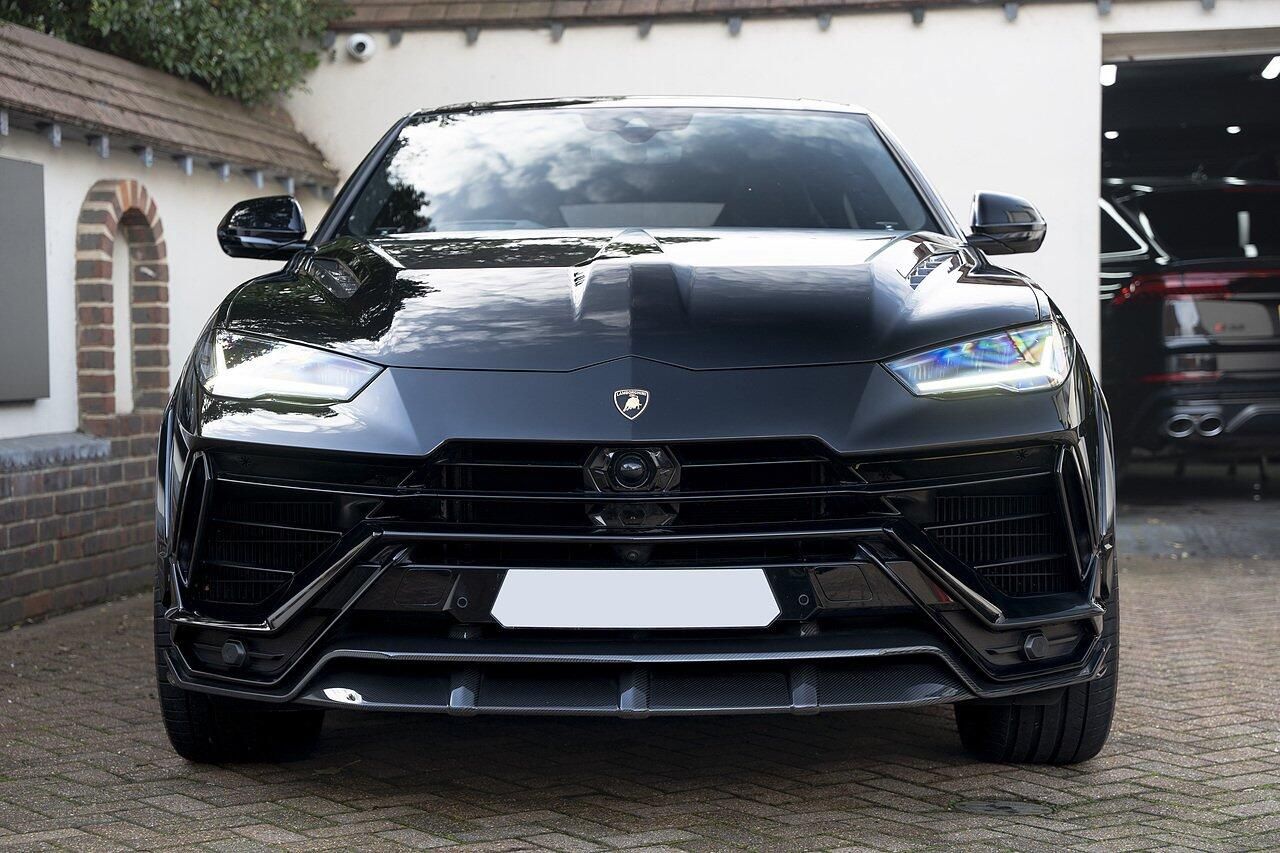 LAMBORGHINI URUS ESTATE 4.0T FSI V8 S 5dr Auto for sale UK - Slide 2