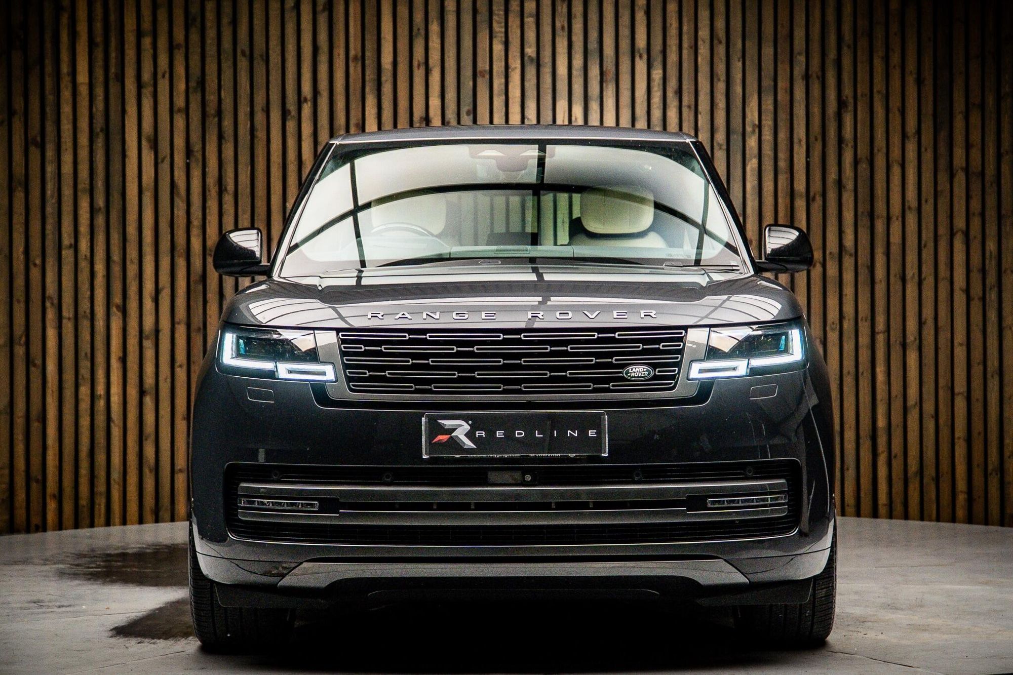 LAND ROVER RANGE ROVER DIESEL ESTATE 3.0 D350 Autobiography 4dr Auto for sale UK - Slide 5