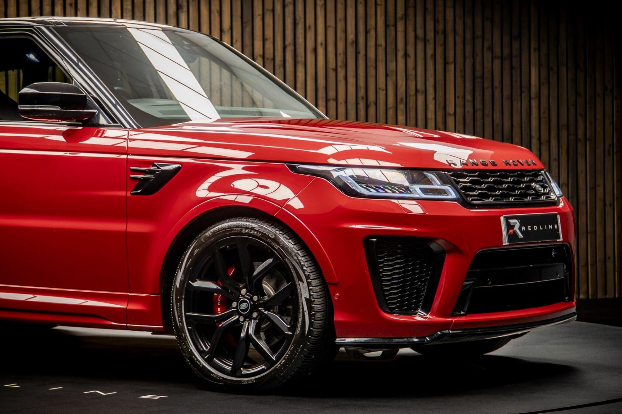 LAND ROVER RANGE ROVER SPORT ESTATE 5.0 P575 S/C SVR 5dr Auto for sale UK - Slide 9