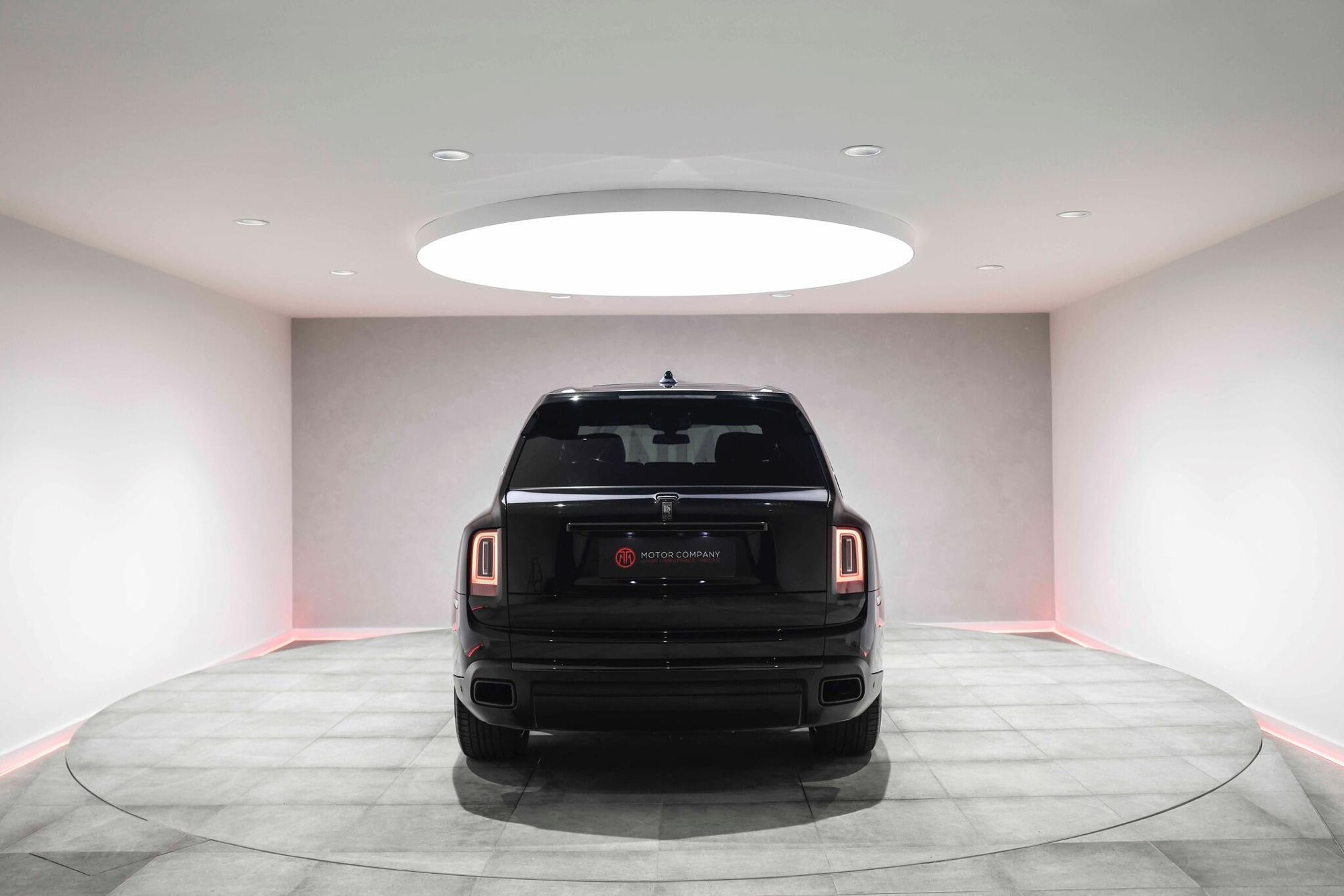 ROLLS-ROYCE CULLINAN ESTATE Black Badge 5dr Auto for sale UK - Slide 10