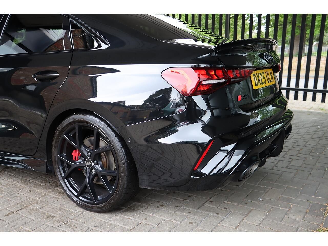 AUDI RS3 RS 3 SALOON RS 3 TFSI Quattro 4dr S Tronic for sale UK - Slide 7