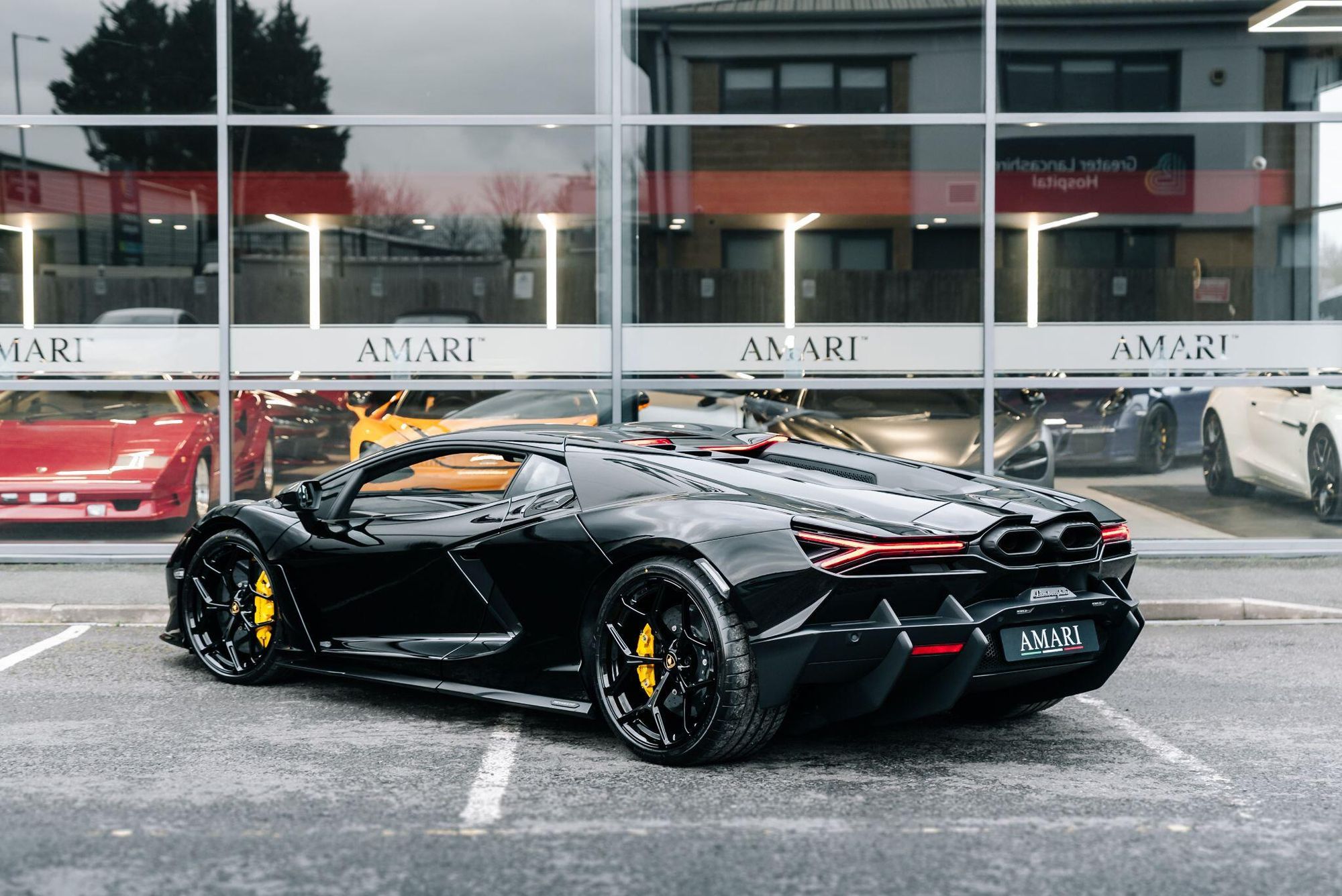 LAMBORGHINI REVUELTO COUPE 6.5 V12 1015 PHEV 2dr DCT for sale UK - Slide 3