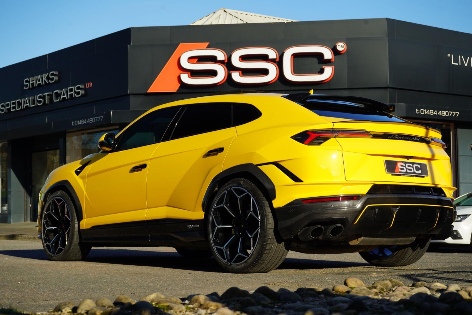 LAMBORGHINI URUS ESTATE 4.0T FSI V8 Performante 5dr Auto for sale UK - Slide 2