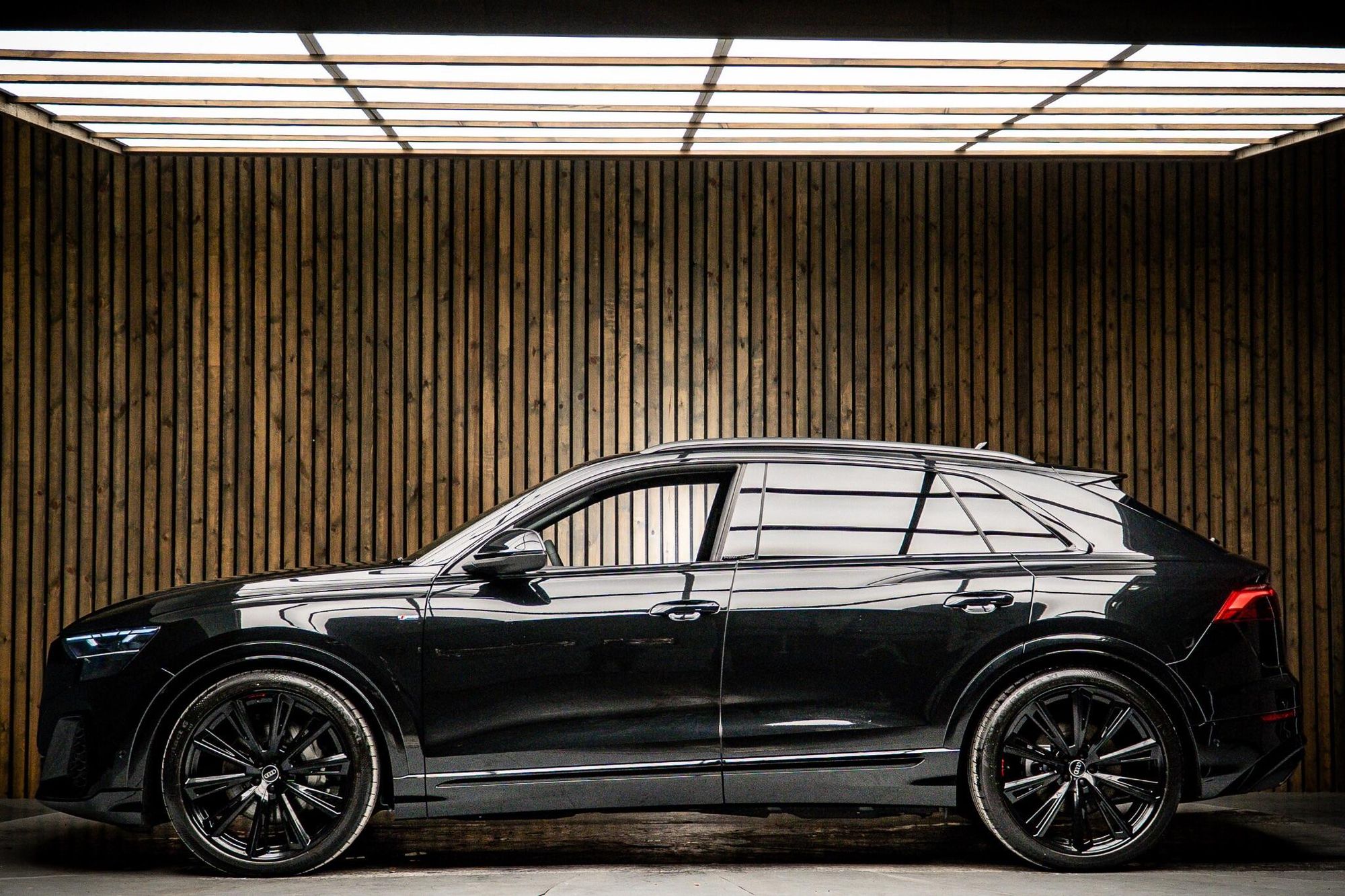 AUDI Q8 ESTATE 55 TFSI Quattro Black Edition 5dr Tiptronic for sale UK - Slide 7