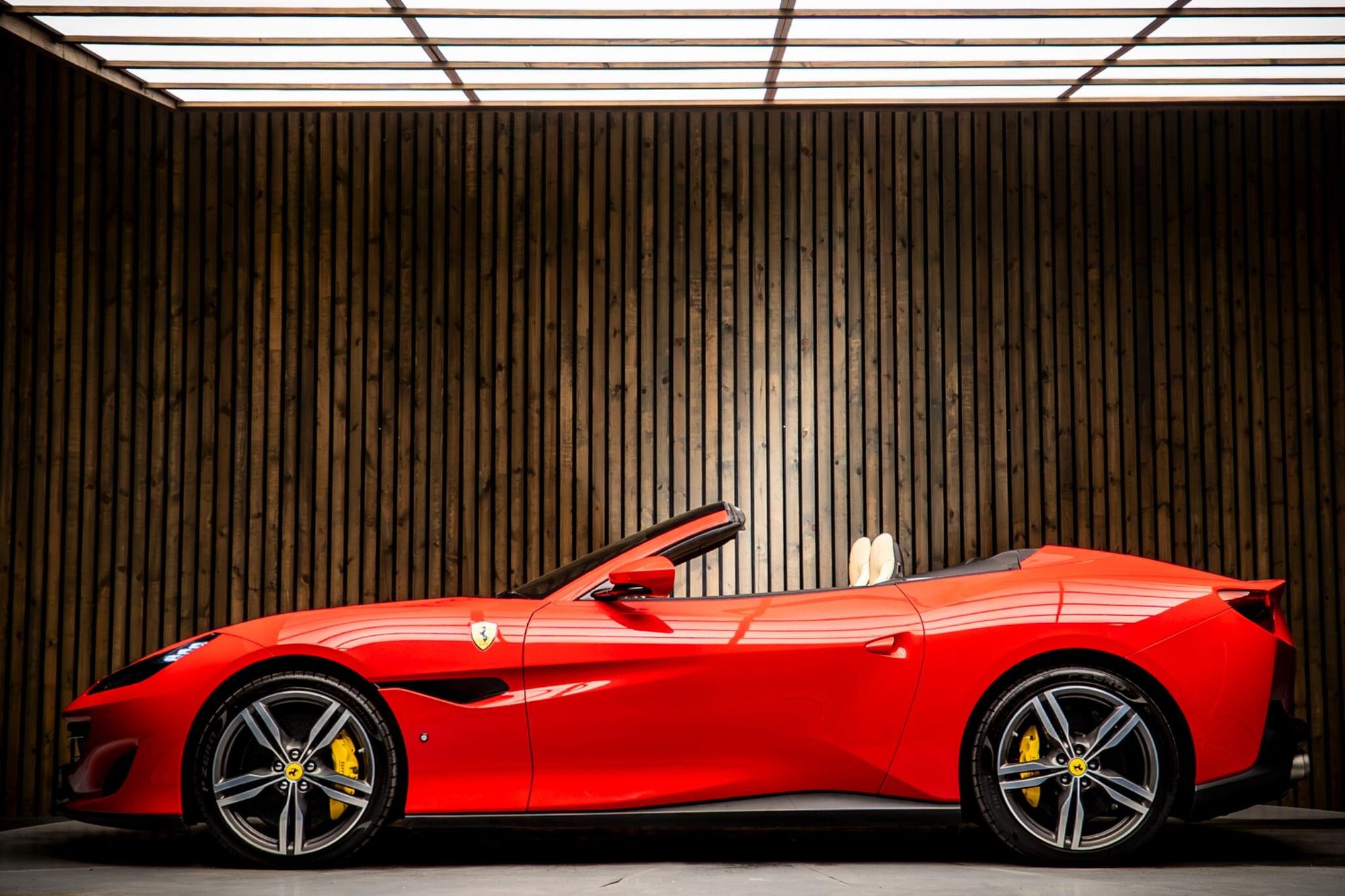 FERRARI PORTOFINO CONVERTIBLE GT 2dr Auto for sale UK - Slide 7