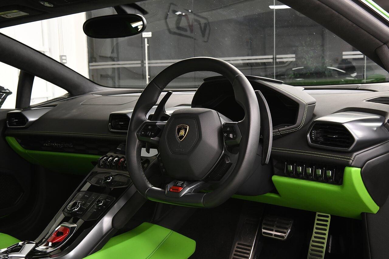 LAMBORGHINI HURACAN COUPE LP 610-4 2dr LDF for sale UK - Slide 5