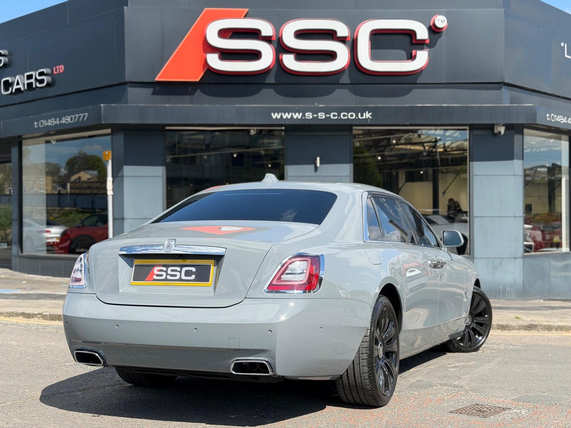 ROLLS-ROYCE GHOST SALOON 4dr Auto EWB for sale UK - Slide 9