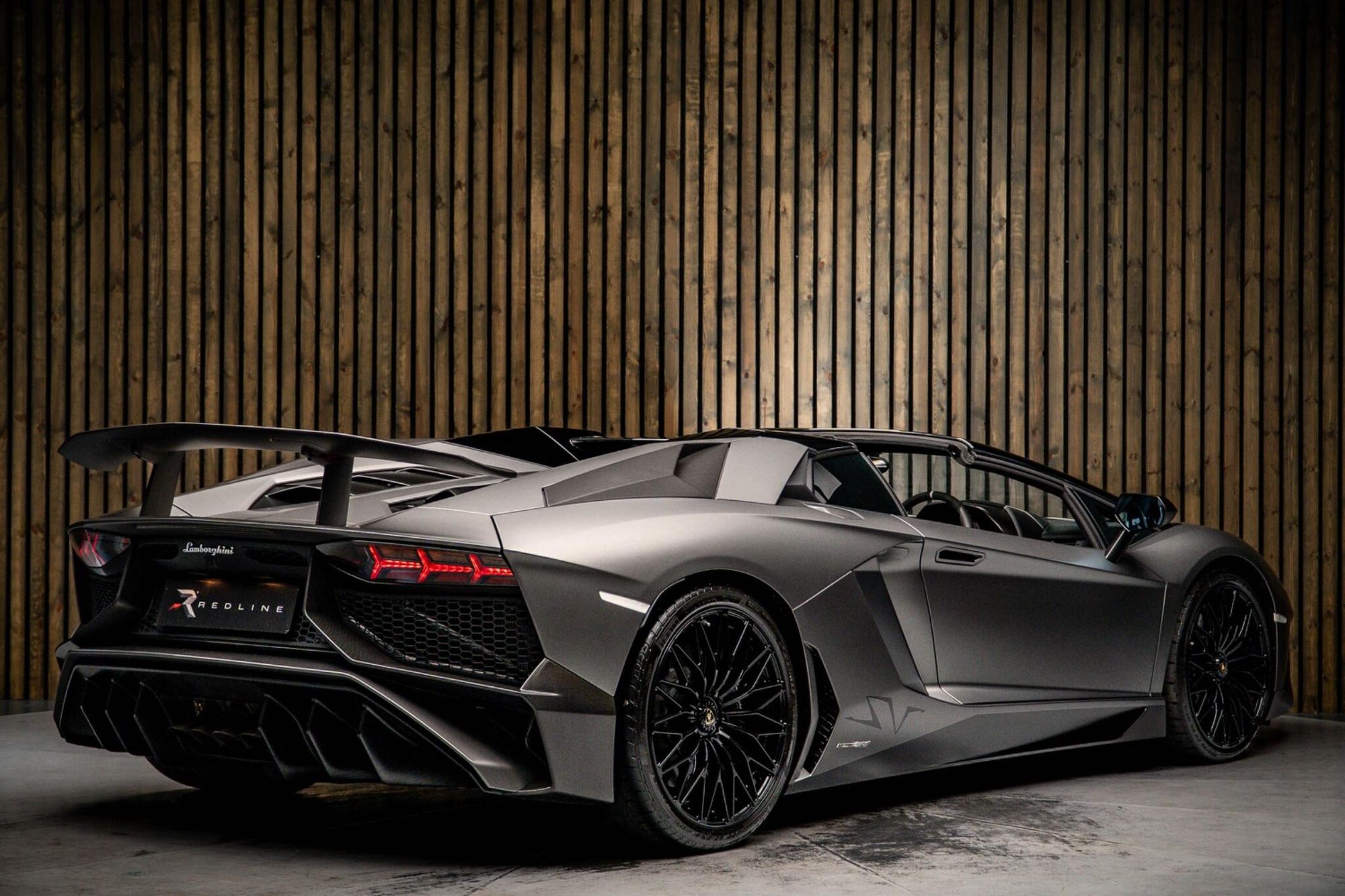 LAMBORGHINI AVENTADOR ROADSTER LP 750-4 Superveloce 2dr ISR for sale UK - Slide 4