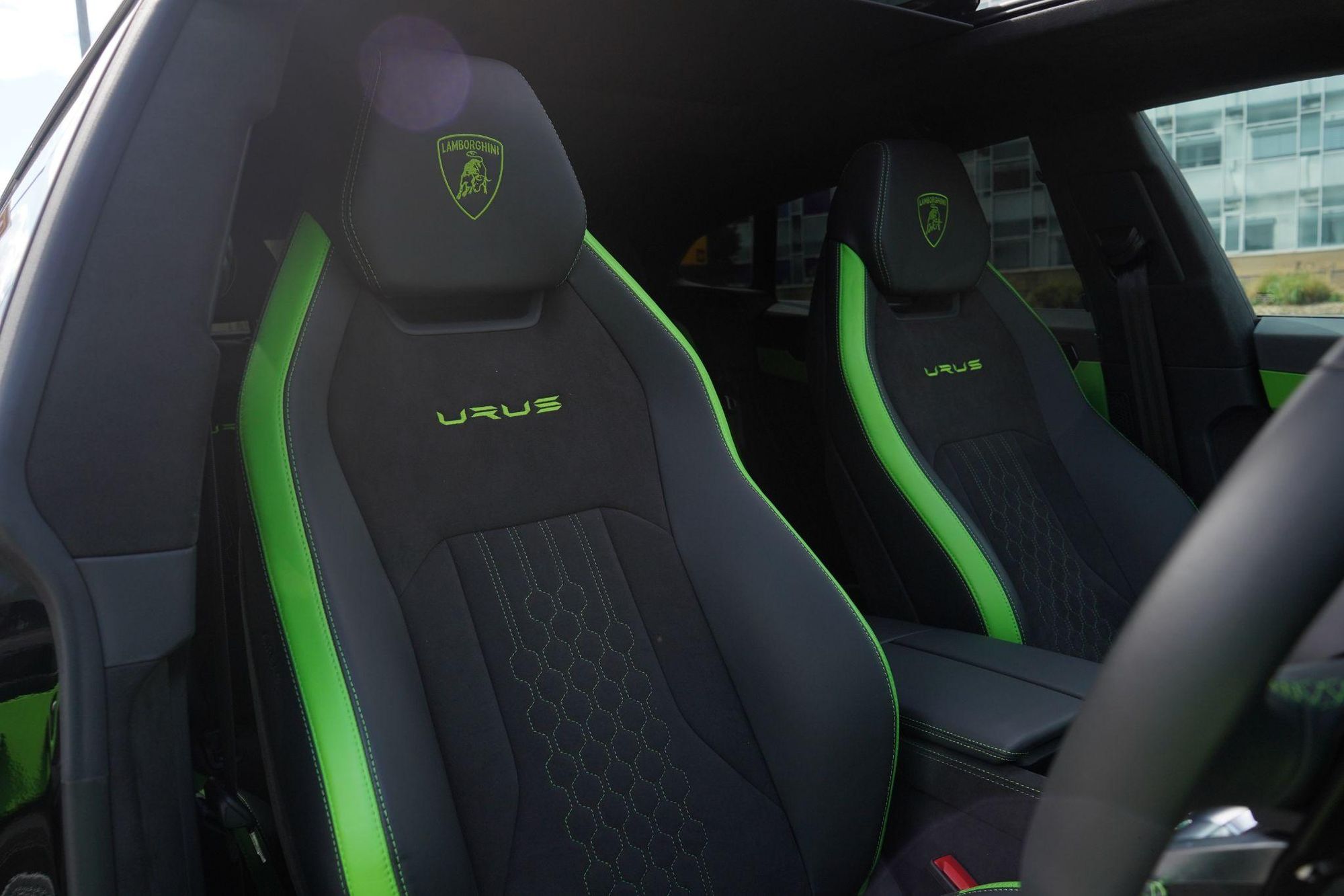 LAMBORGHINI URUS ESTATE 4.0T FSI V8 S 5dr Auto for sale UK - Slide 3