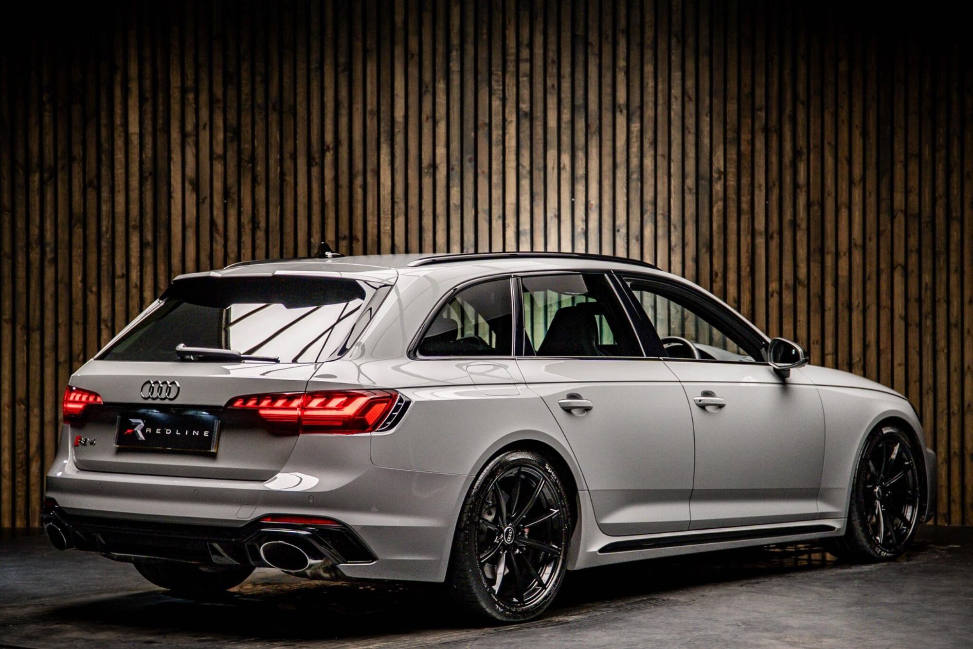 AUDI RS4 RS 4 AVANT RS 4 TFSI Quattro Vorsprung 5dr Tiptronic for sale UK - Slide 4