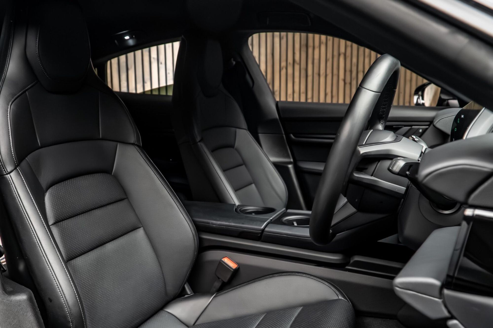 PORSCHE TAYCAN SALOON 350kW 93kWh 4dr RWD Auto [22kW] for sale UK - Slide 2