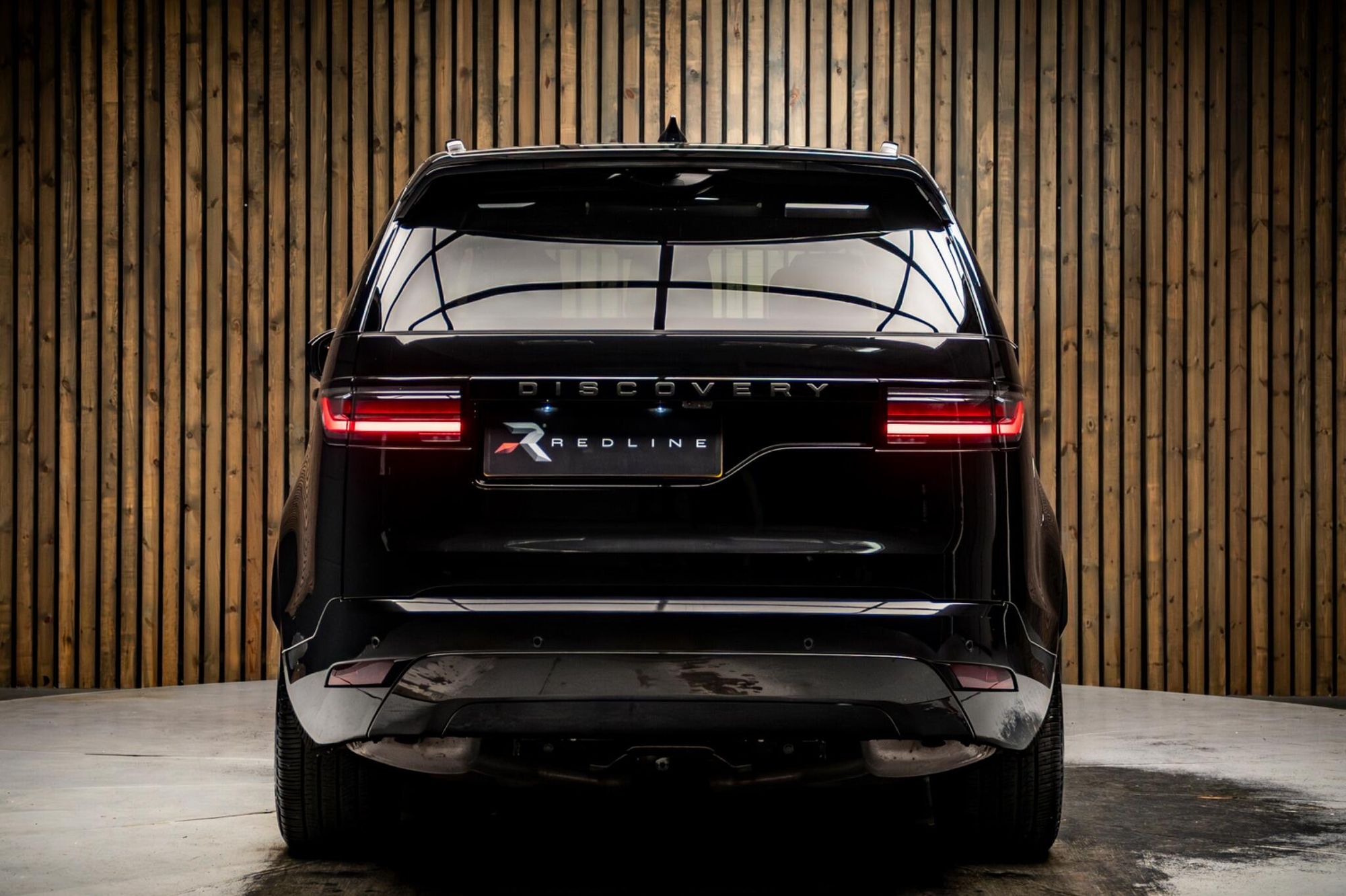 LAND ROVER DISCOVERY DIESEL SW 3.0 D300 Dynamic SE 5dr Auto for sale UK - Slide 6