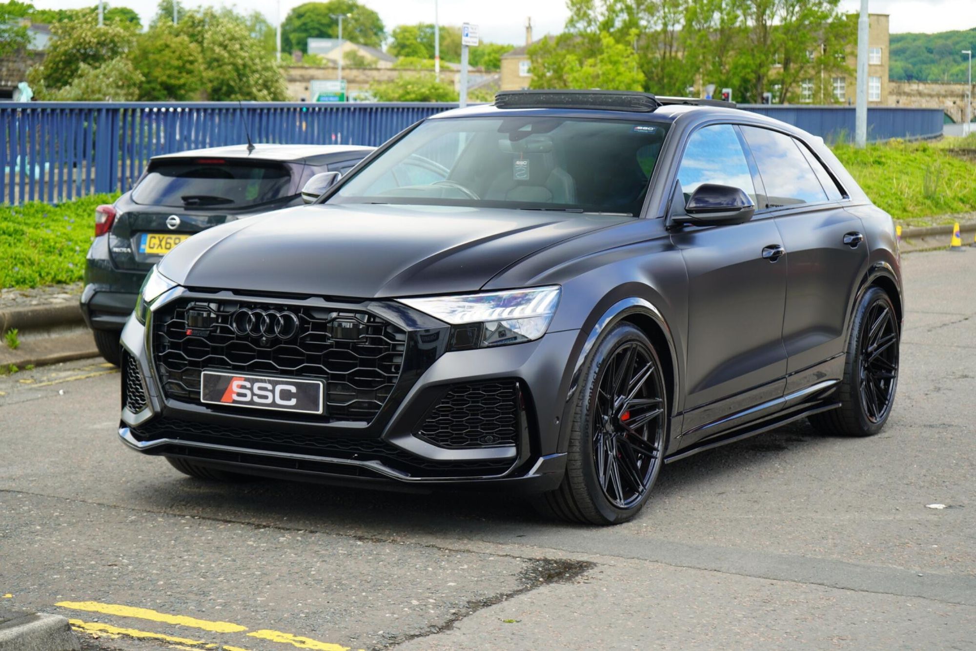 AUDI Q8 ESTATE SQ8 TFSI Quattro Vorsprung 5dr Tiptronic for sale UK - Slide 7