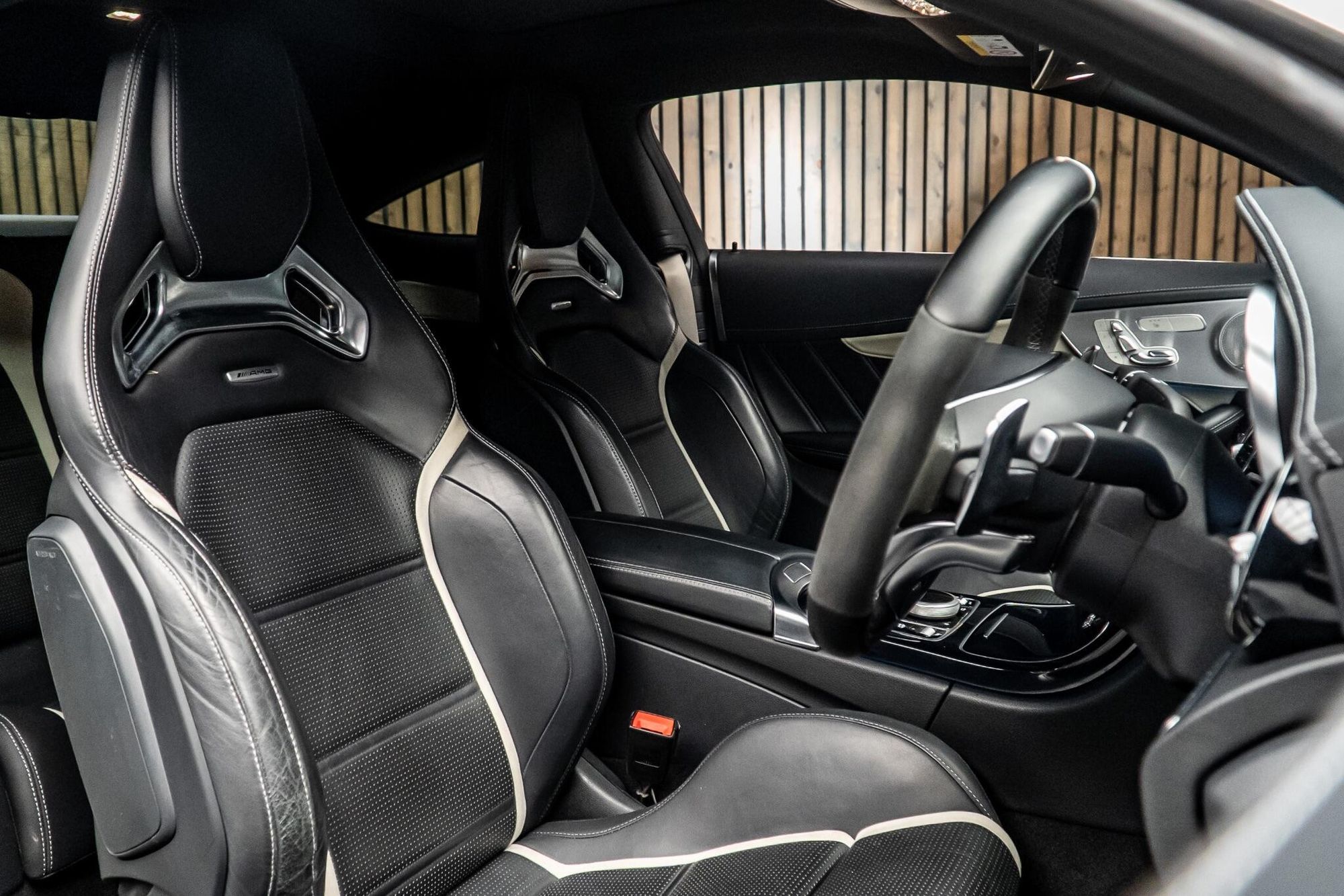 MERCEDES-BENZ C CLASS AMG COUPE C63 S Premium 2dr Auto for sale UK - Slide 2