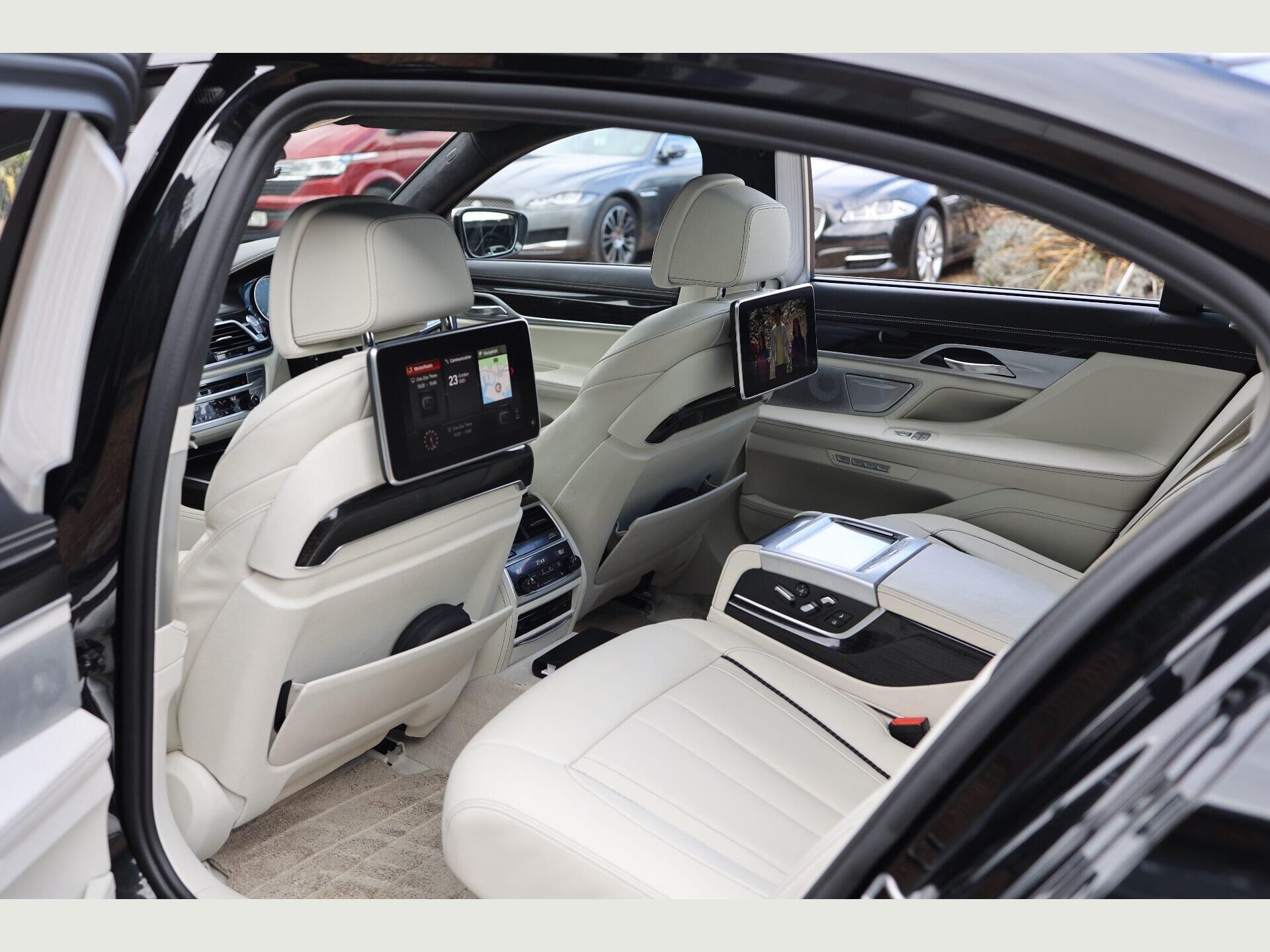 BMW 7 SERIES SALOON M760Li xDrive V12 4dr Auto for sale UK - Slide 4
