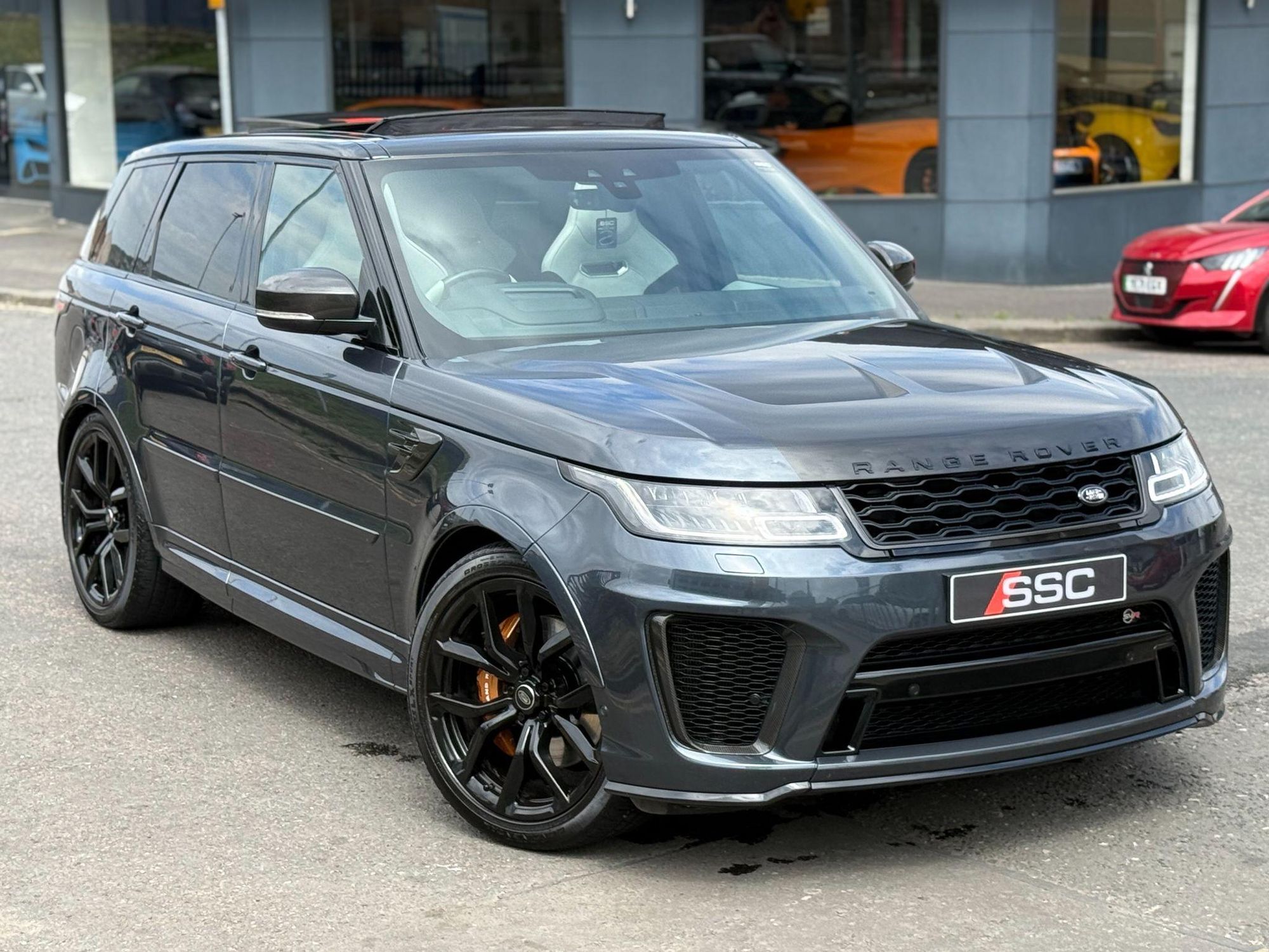 LAND ROVER RANGE ROVER SPORT ESTATE 5.0 V8 S/C 575 SVR 5dr Auto for sale UK - Slide 4