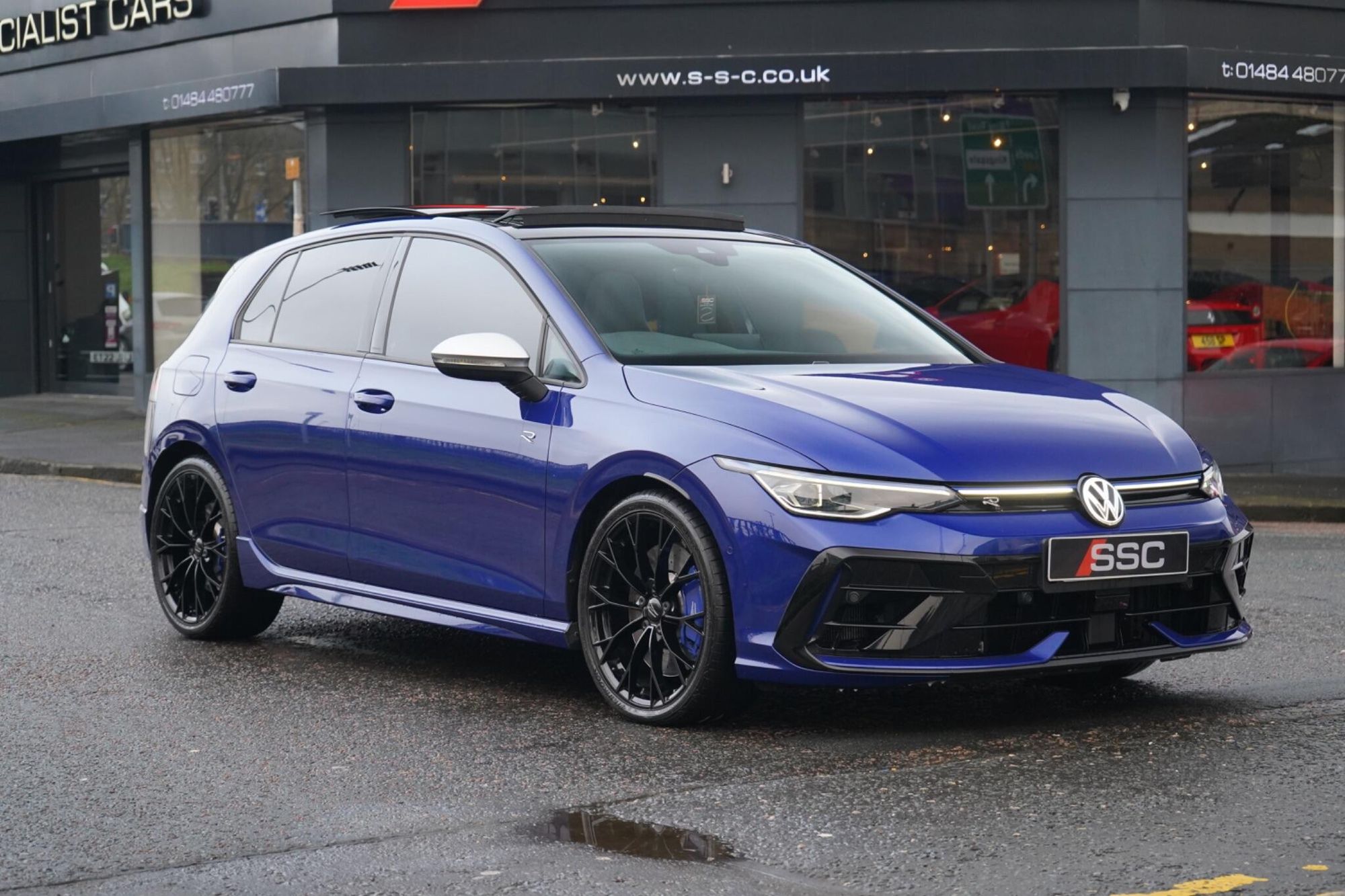 VOLKSWAGEN GOLF HATCHBACK 2.0 TSI 333 R 4Motion 5dr DSG for sale UK - Slide 5