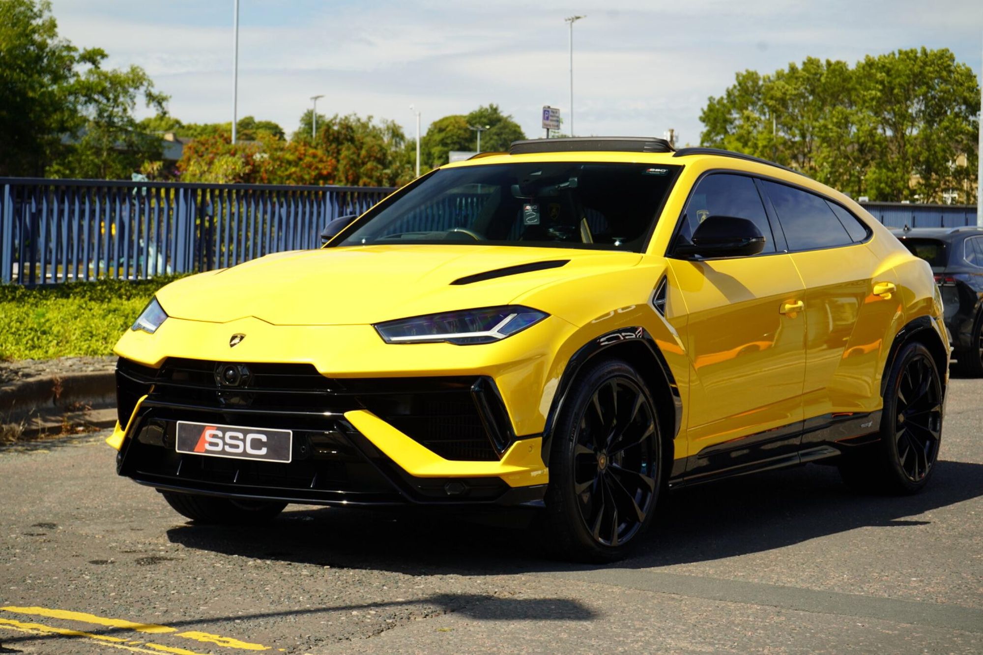 LAMBORGHINI URUS ESTATE 4.0T FSI V8 S 5dr Auto for sale UK - Slide 7