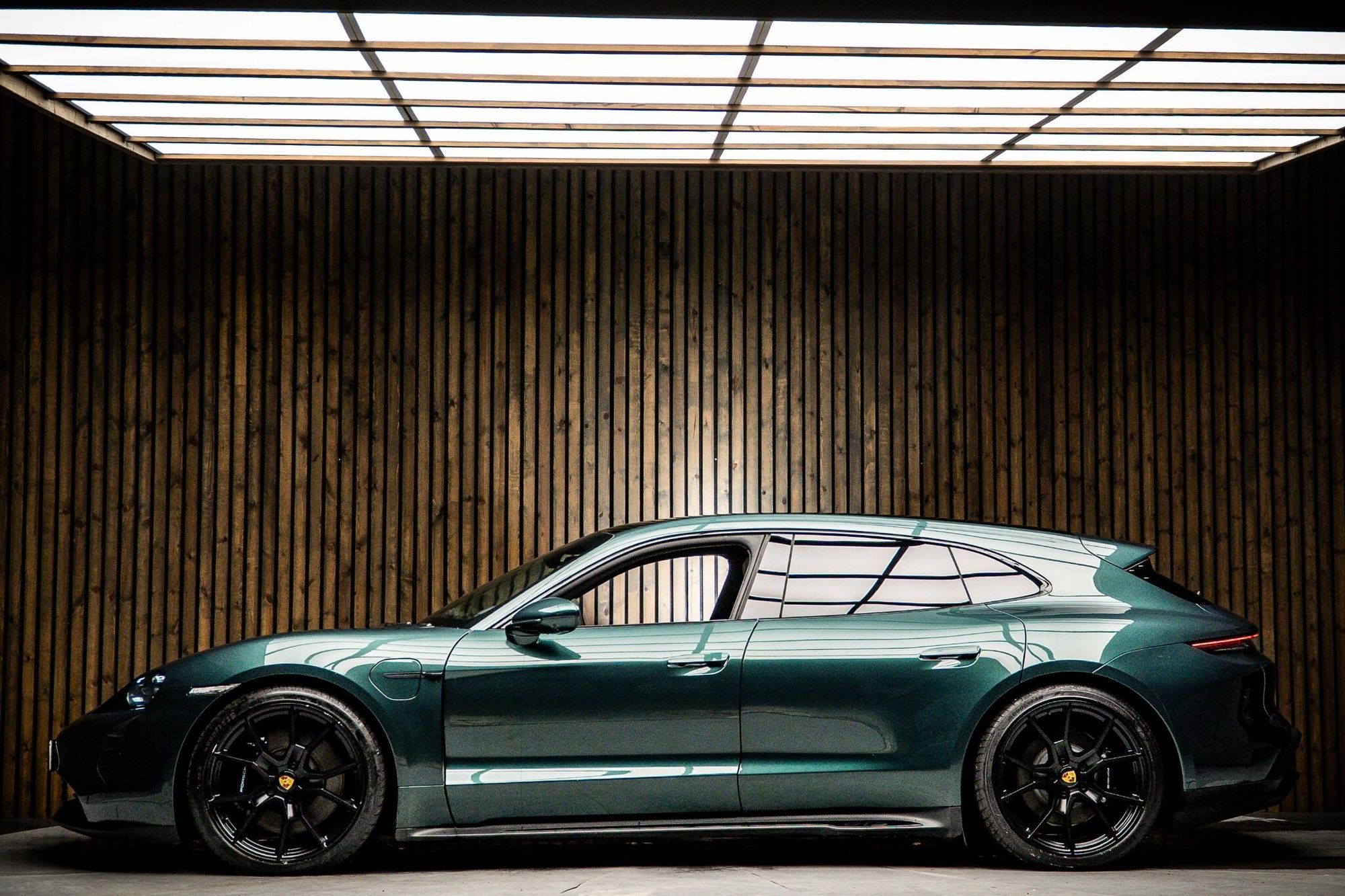 PORSCHE TAYCAN SPORT TURISMO 440kW GTS 93kWh 5dr Auto for sale UK - Slide 7