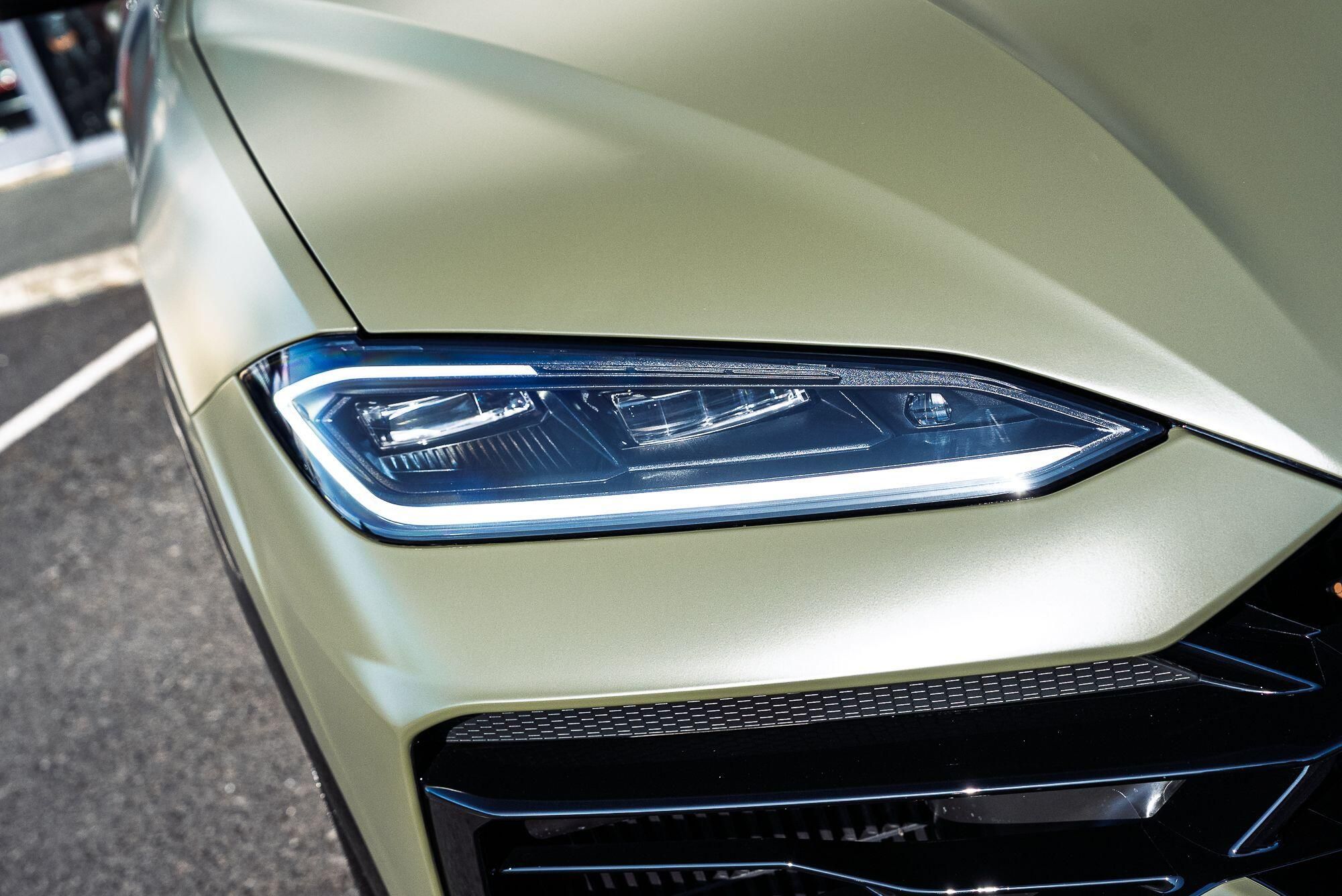 LAMBORGHINI URUS ESTATE 4.0T 25.9kWh Plug-in Hybrid FSI V8 5dr Auto for sale UK - Slide 10