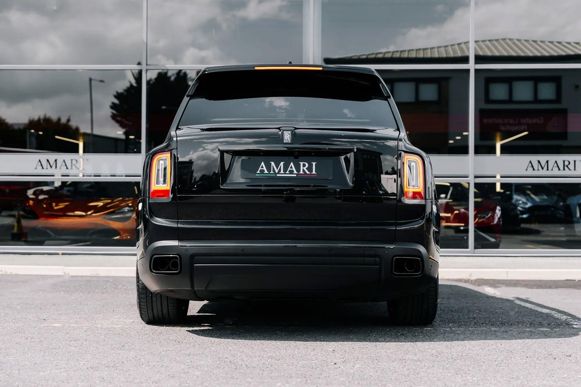 ROLLS-ROYCE CULLINAN ESTATE Black Badge 5dr Auto for sale UK - Slide 8