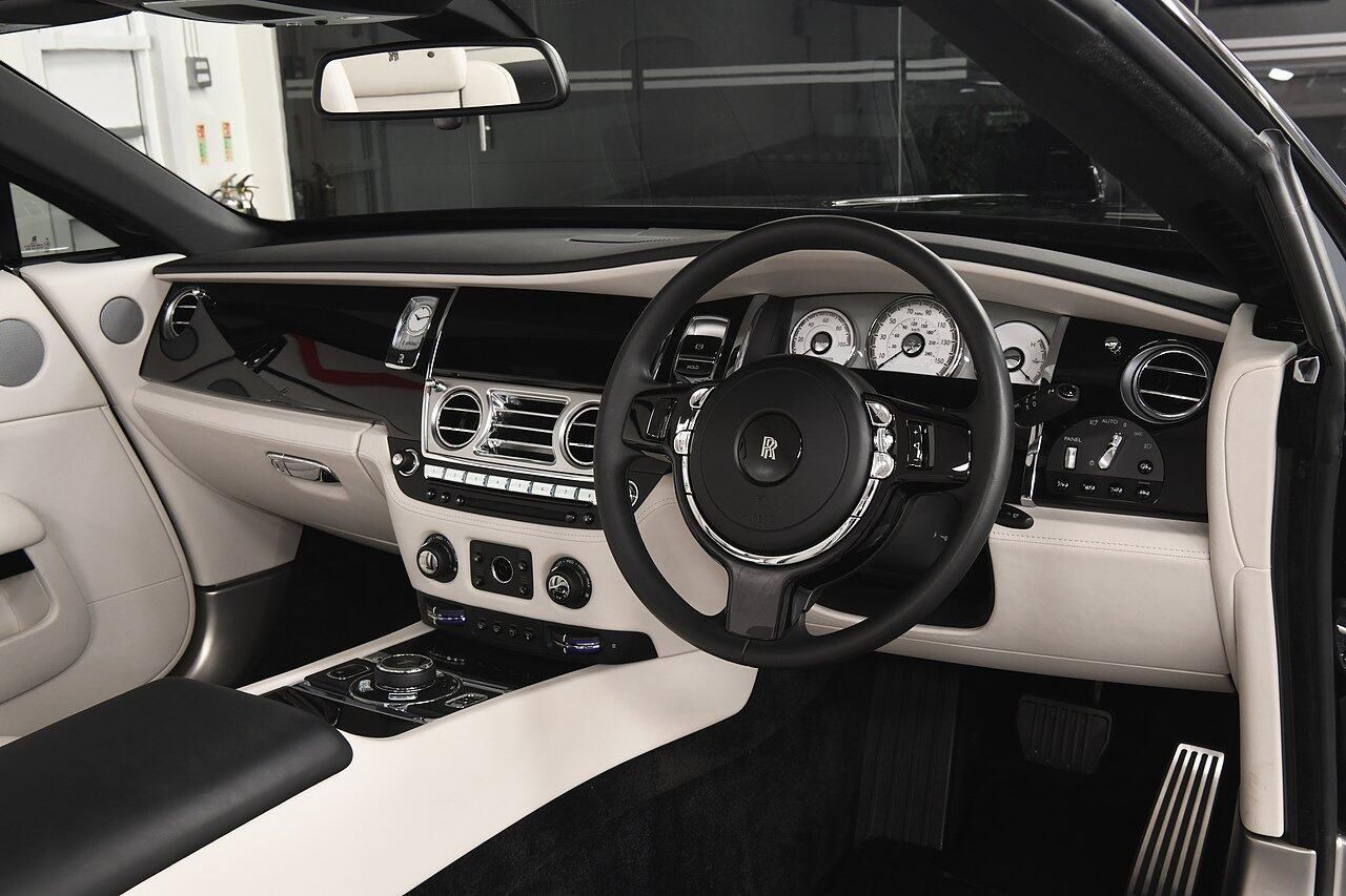 ROLLS-ROYCE DAWN CONVERTIBLE 2dr Auto for sale UK - Slide 4