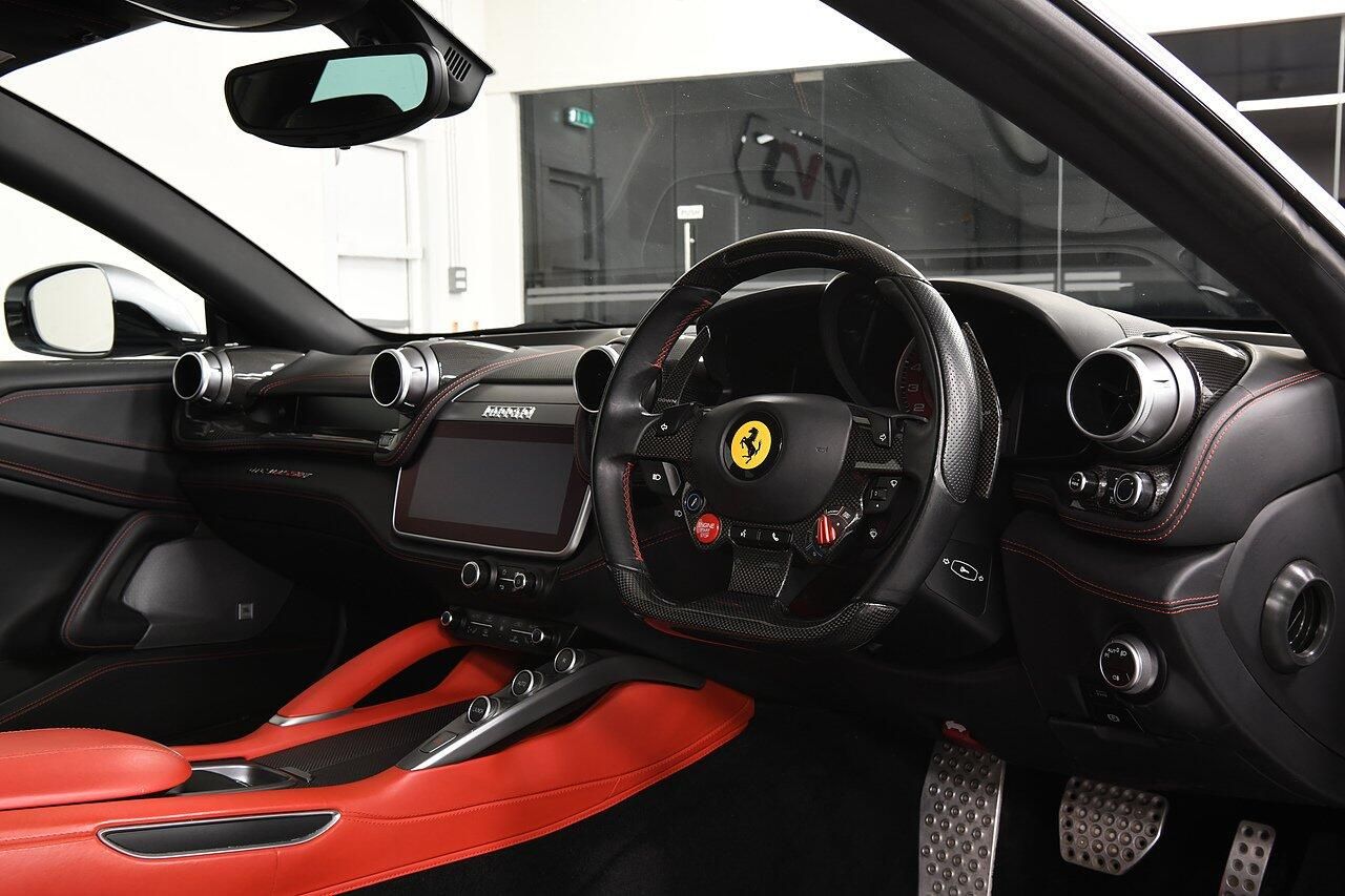 FERRARI GTC4 LUSSO COUPE T 2dr Auto for sale UK - Slide 4