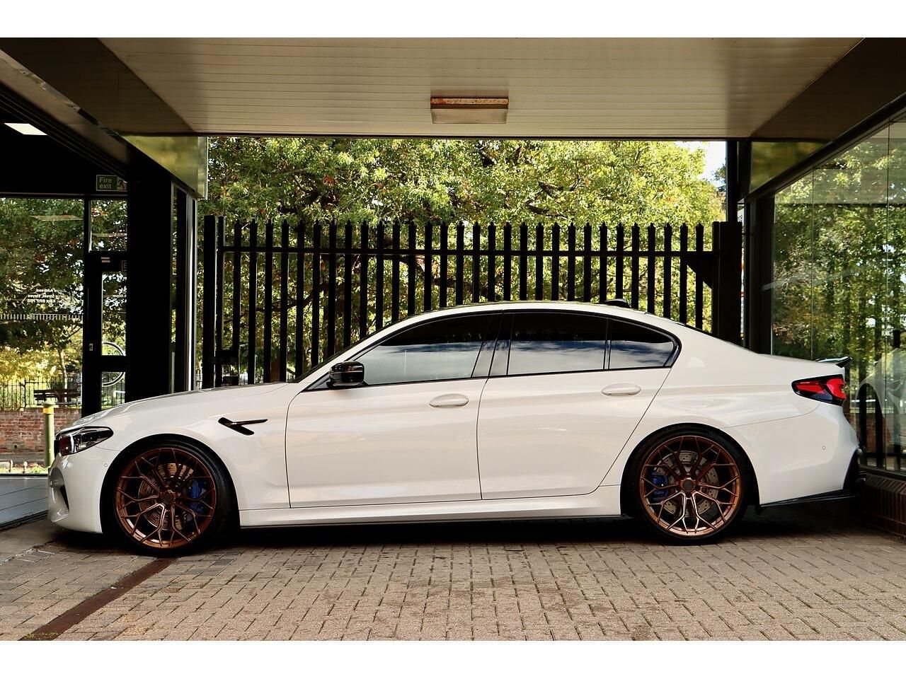 BMW M5 SALOON M5 Competition 4dr DCT for sale UK - Slide 4