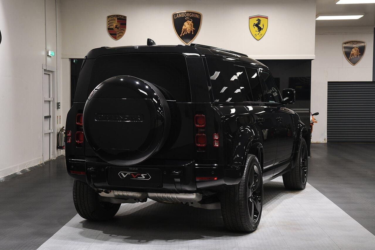 LAND ROVER DEFENDER 110 DIESEL 3.0 D300 Hard Top X-Dynamic HSE Auto for sale UK - Slide 3