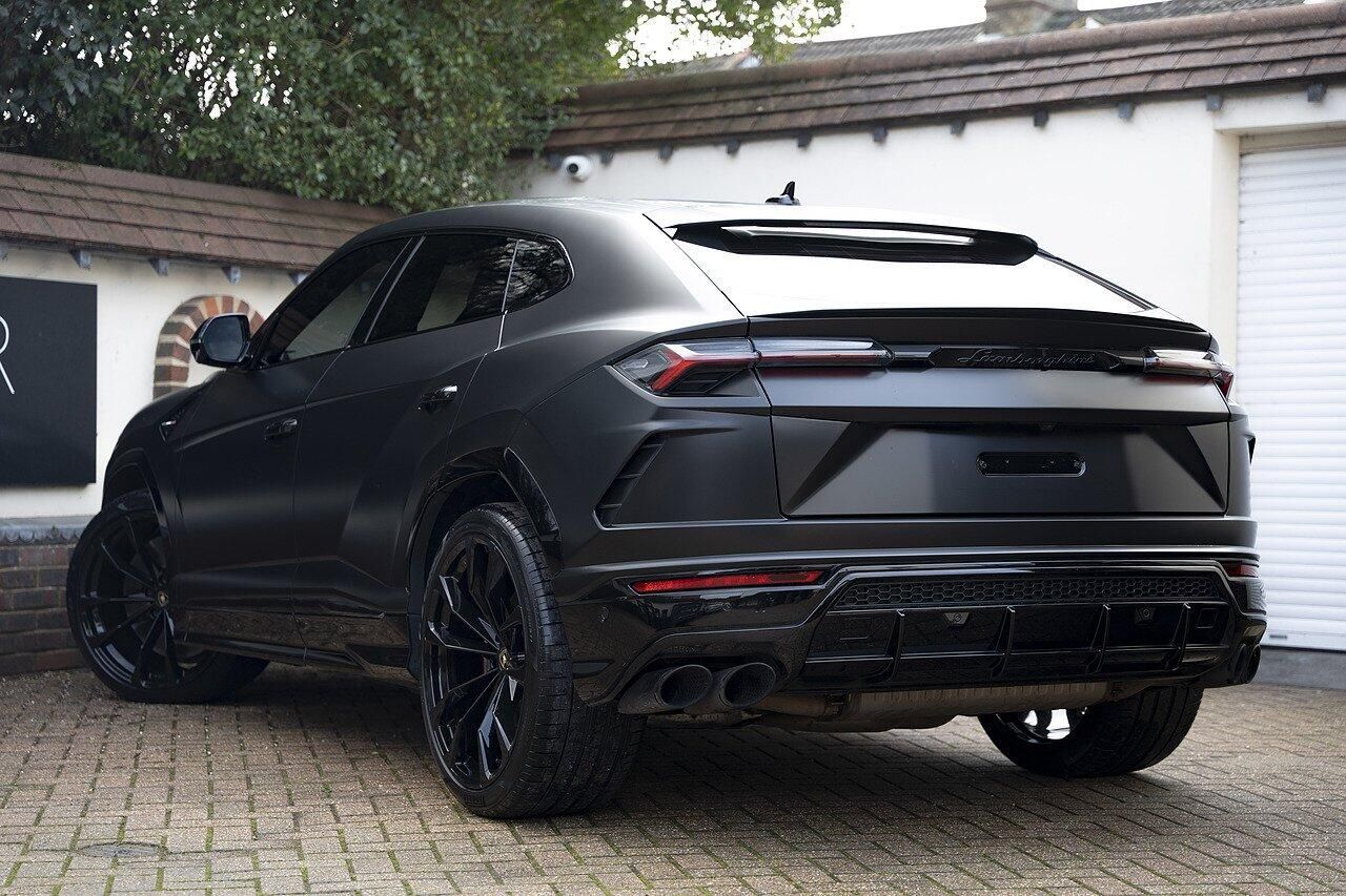 LAMBORGHINI URUS ESTATE 4.0T FSI V8 5dr Auto for sale UK - Slide 4