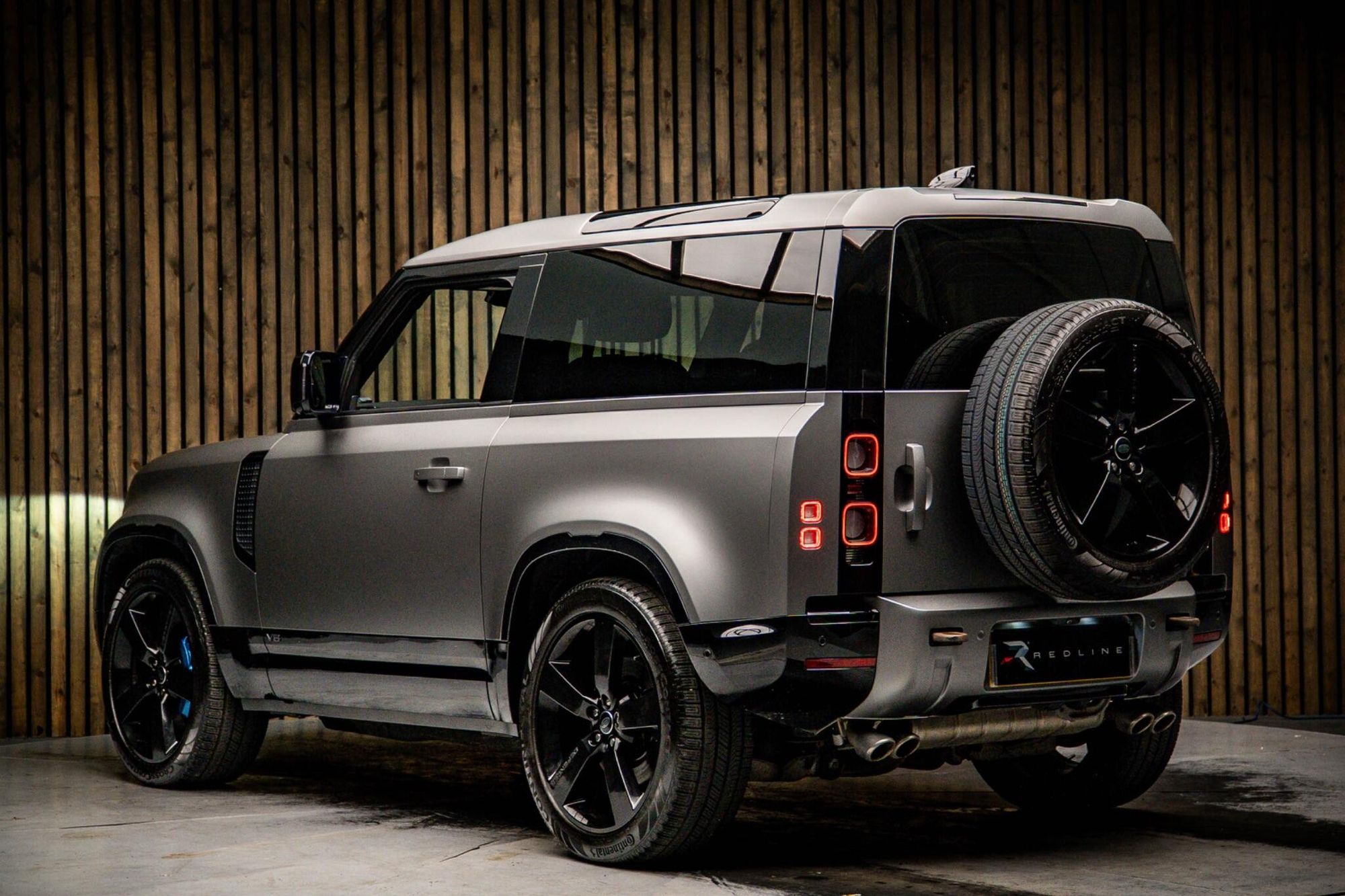 LAND ROVER DEFENDER ESTATE 5.0 P525 V8 90 3dr Auto for sale UK - Slide 3