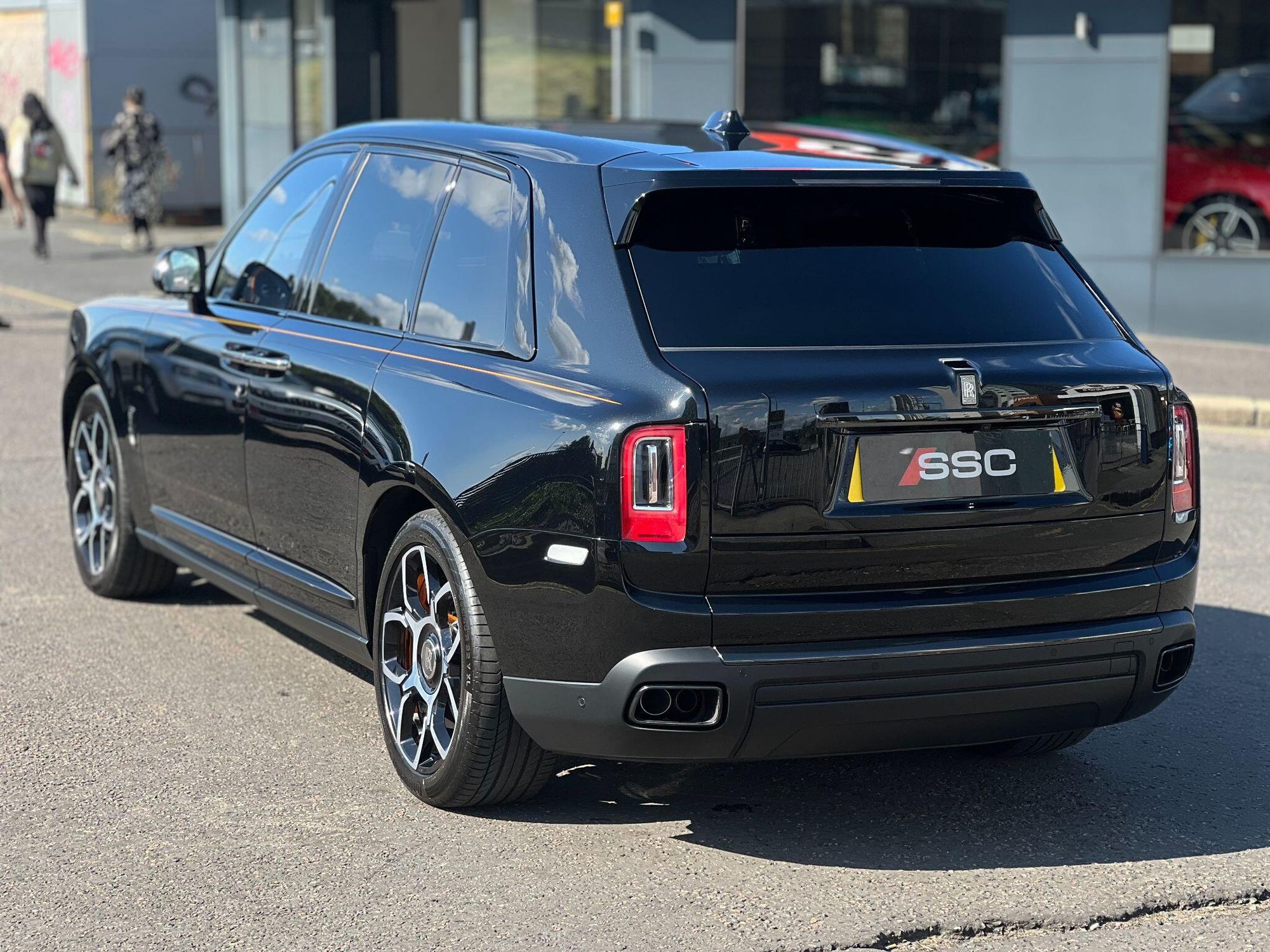 ROLLS-ROYCE CULLINAN ESTATE Black Badge 5dr Auto for sale UK - Slide 8