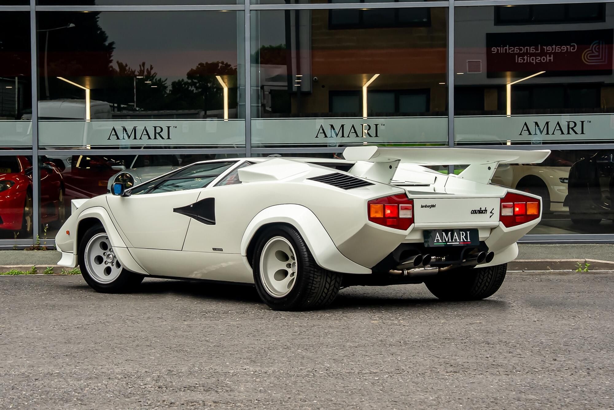 LAMBORGHINI COUNTACH COUPE 5.2 Anniversary 2dr for sale UK - Slide 4