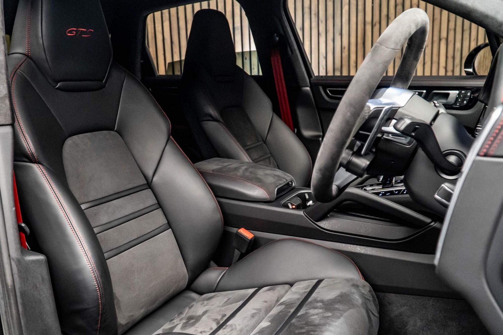 PORSCHE CAYENNE ESTATE GTS 5dr Tiptronic S for sale UK - Slide 2