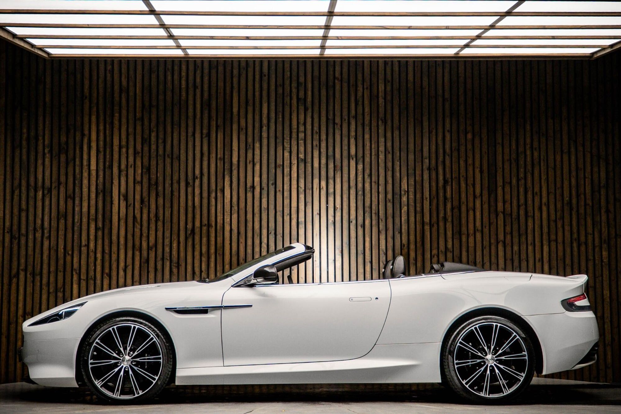 ASTON MARTIN DB9 CONVERTIBLE V12 GT 2dr Volante Touchtronic Auto for sale UK - Slide 7
