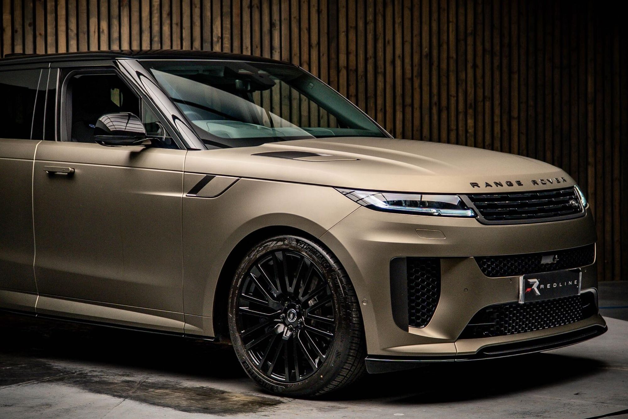 LAND ROVER RANGE ROVER SPORT ESTATE SPECIAL EDITIONS 4.4 P635 V8 SV Edition One 5dr Auto [Gloss] for sale UK - Slide 10